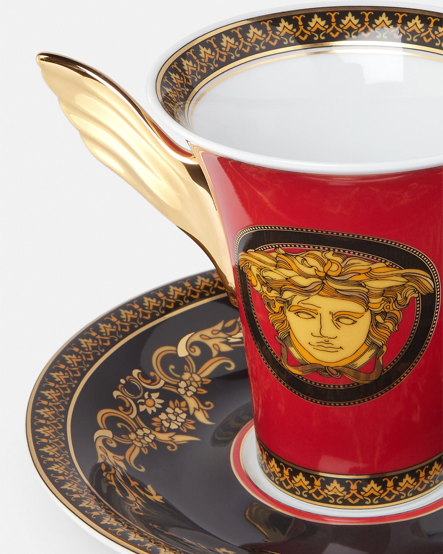 Grillon VERSACE　メデューサレッド　カップソーサーセット メドゥーサ レッド コーヒー セット 180 ml レッド | VERSACE JP