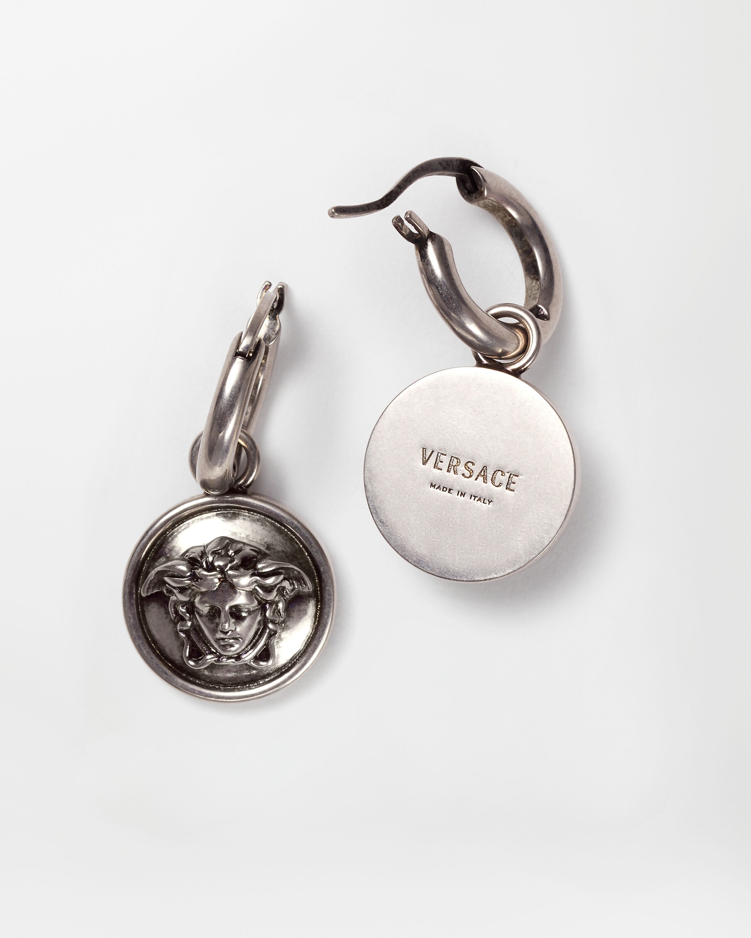 メンズ デザイナー ピアス | ヴェルサーチェ 日本