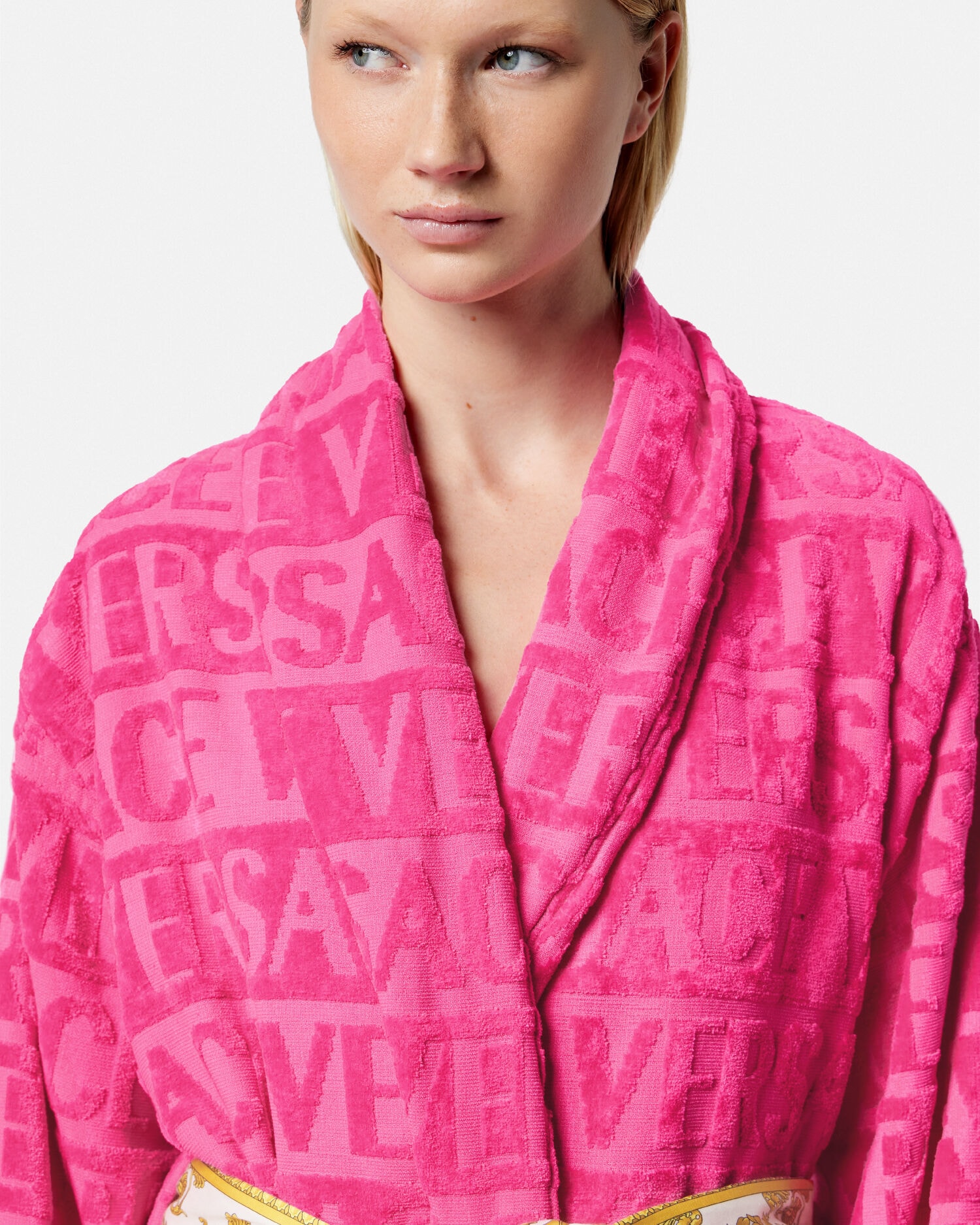 VERSACE　ヴェルサーチェ　アイ♡バロック　デュベカバー　美品 I ♡ バロック バスローブ ブラック | VERSACE JP