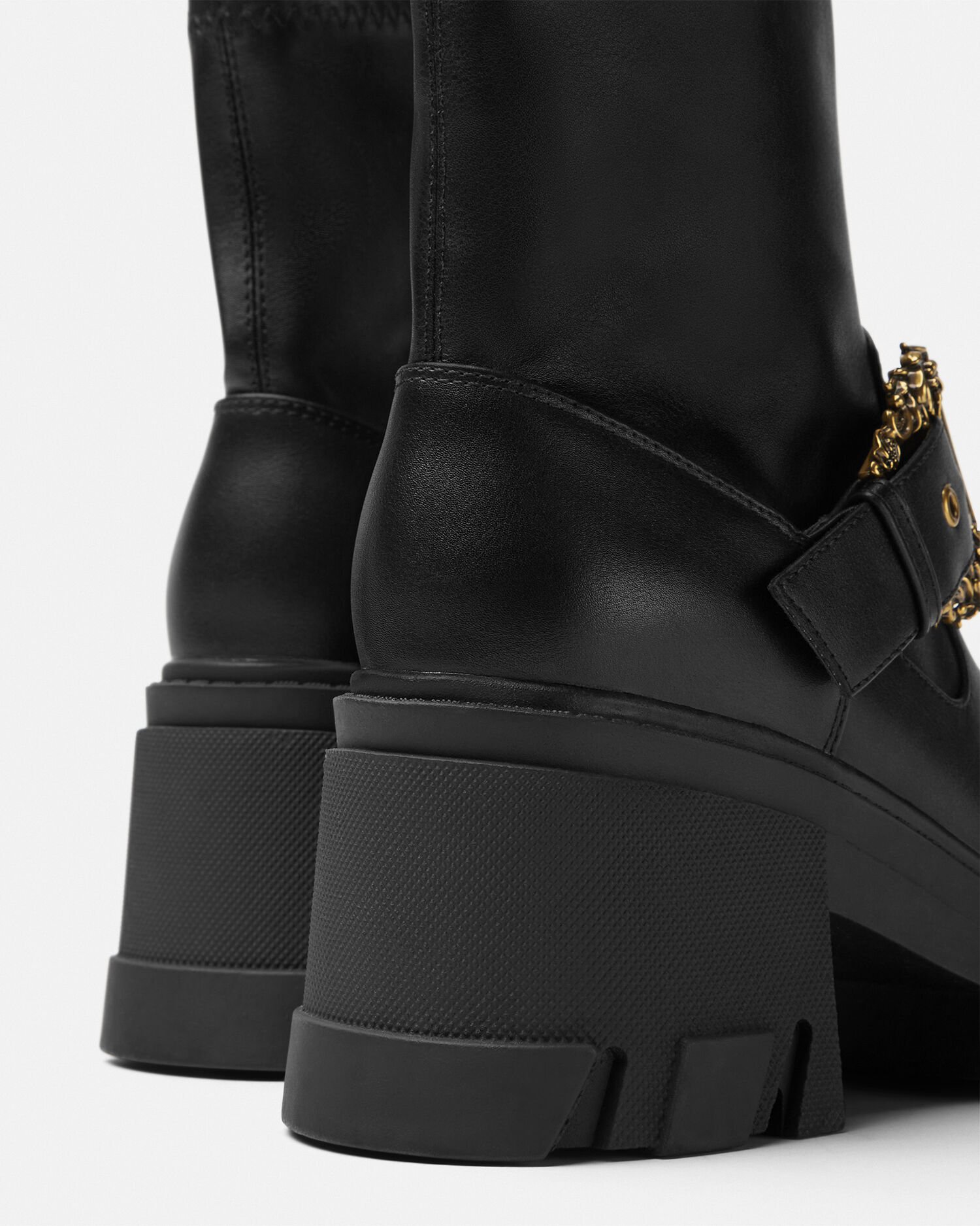 ソフィー バロック バックル ブーツ | VERSACE JP ソフィー バロック バックル ブーツ | VERSACE JP