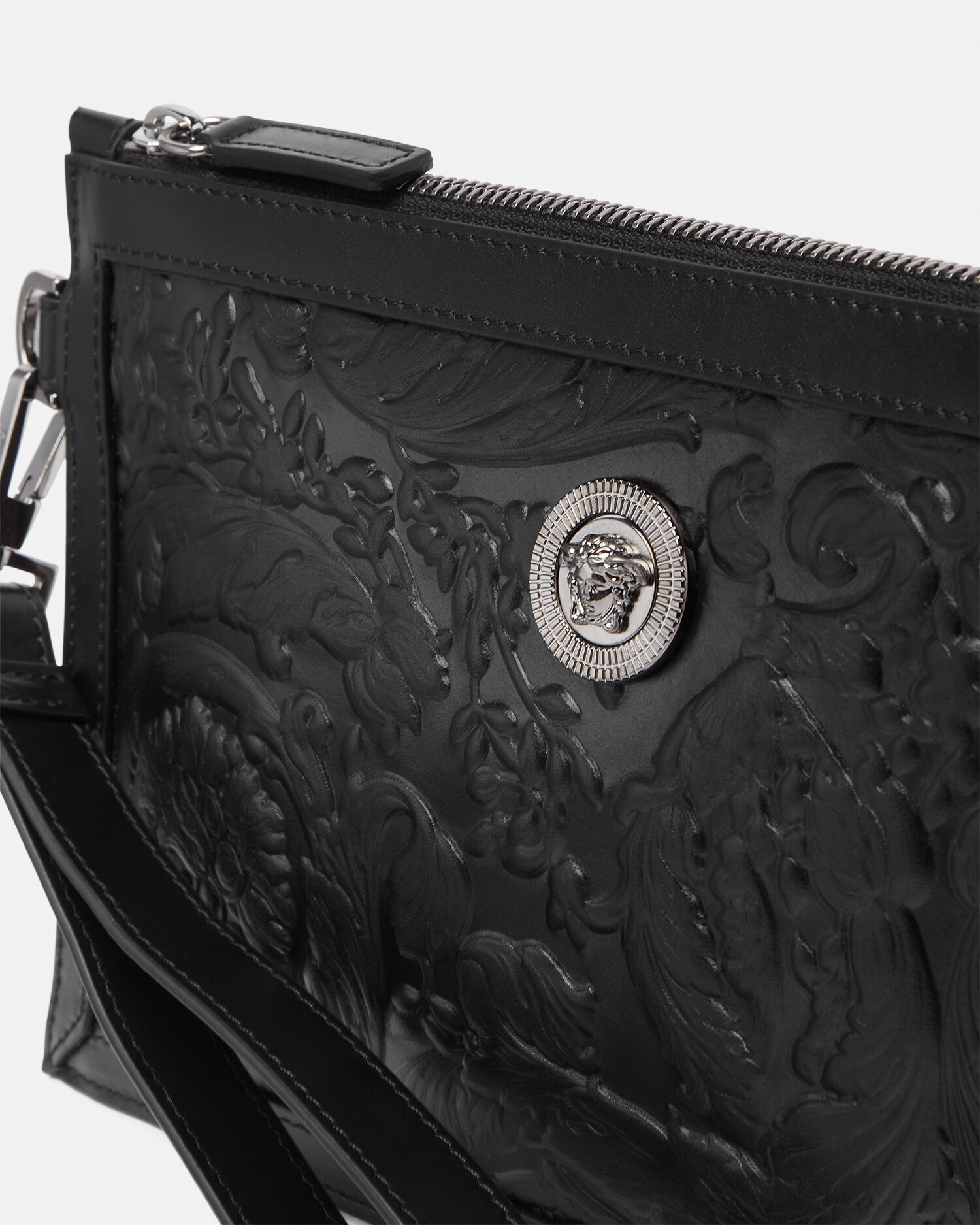 メドゥーサ ビギー バロッコ ポーチ ブラック | VERSACE JP