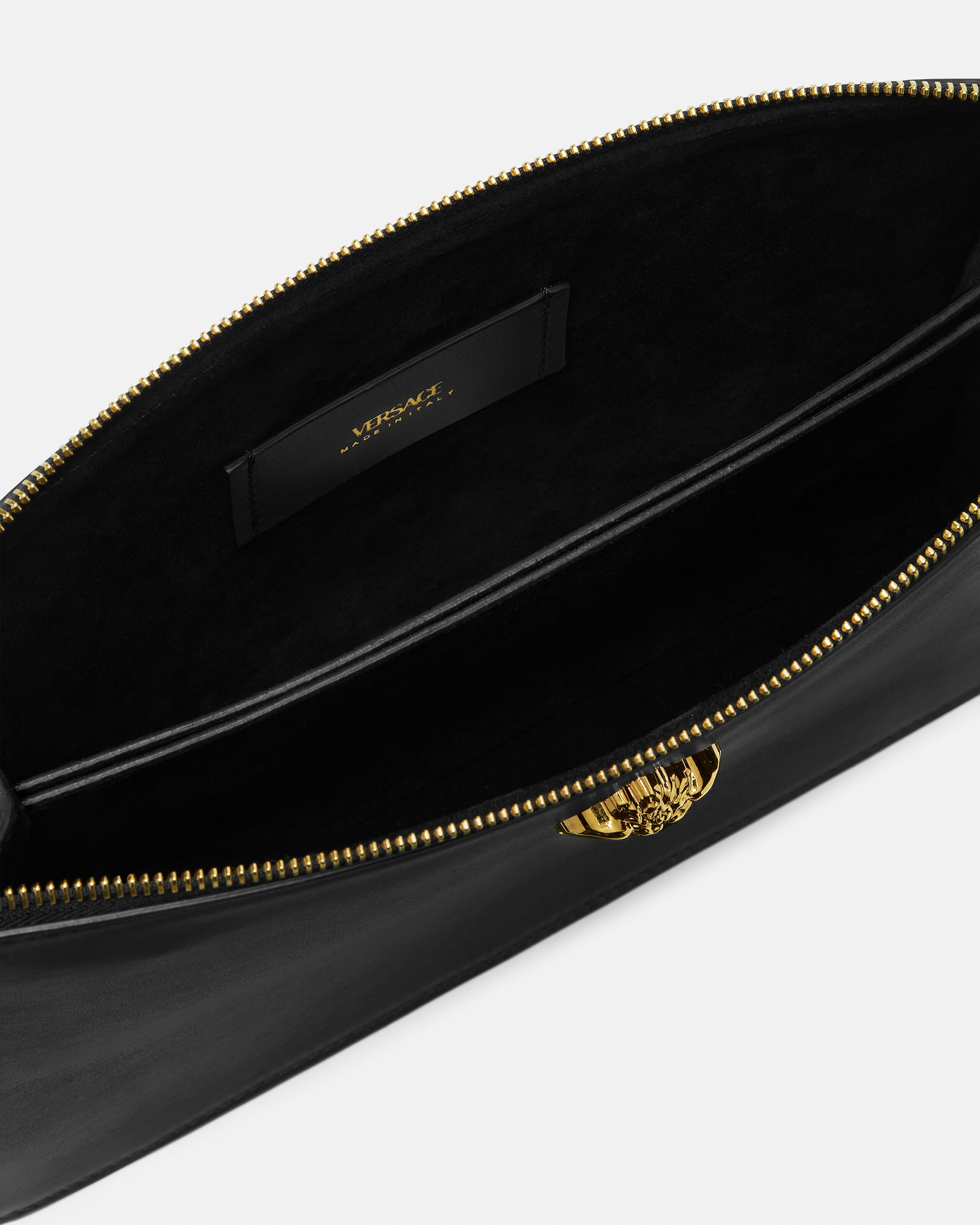 美品 GIANNI VERSACE レザー ポーチ メデューサ ラ メドゥーサ レザー ポーチ | VERSACE JP