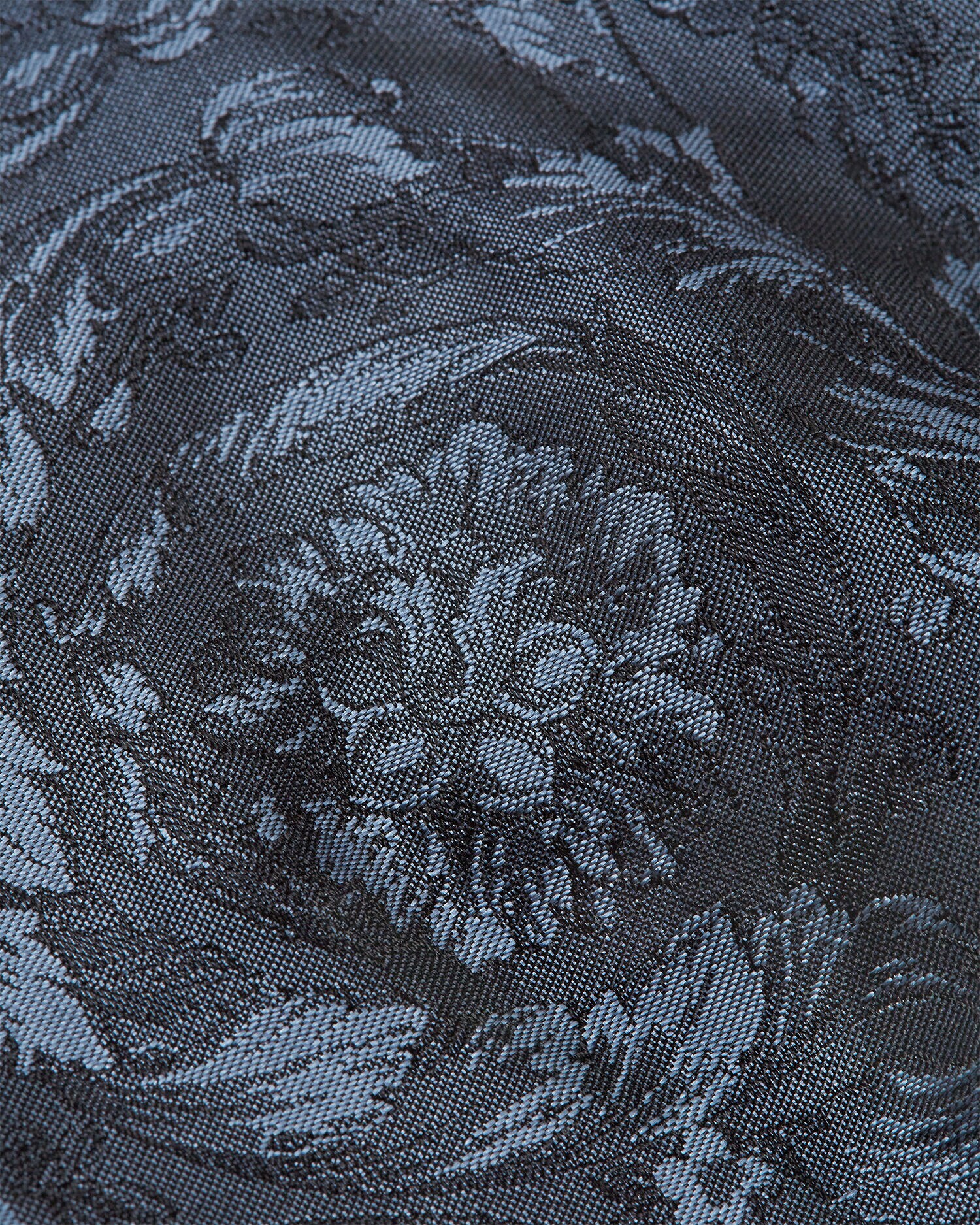 美品 ヴェルサーチ ネクタイ シルク ペイズリー柄 総柄 紫 ジャカード 美品 ヴェルサーチ ネクタイ シルク ペイズリー柄 紫 ジャカード