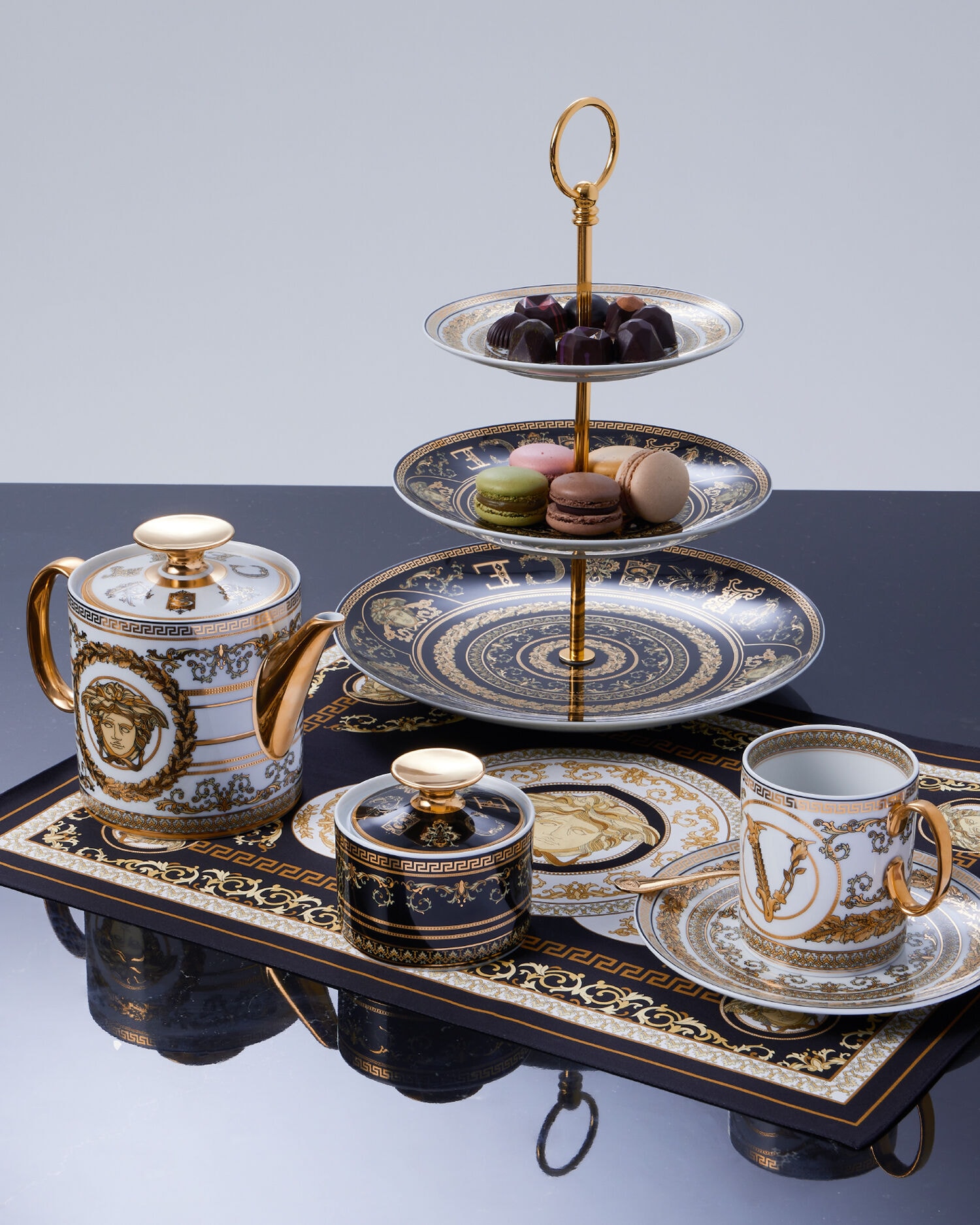 ペアドゥ　ビッグサイズ　プレミアム正規品 ヴィルトゥス ガーラ ホワイト マグ プリント | VERSACE JP