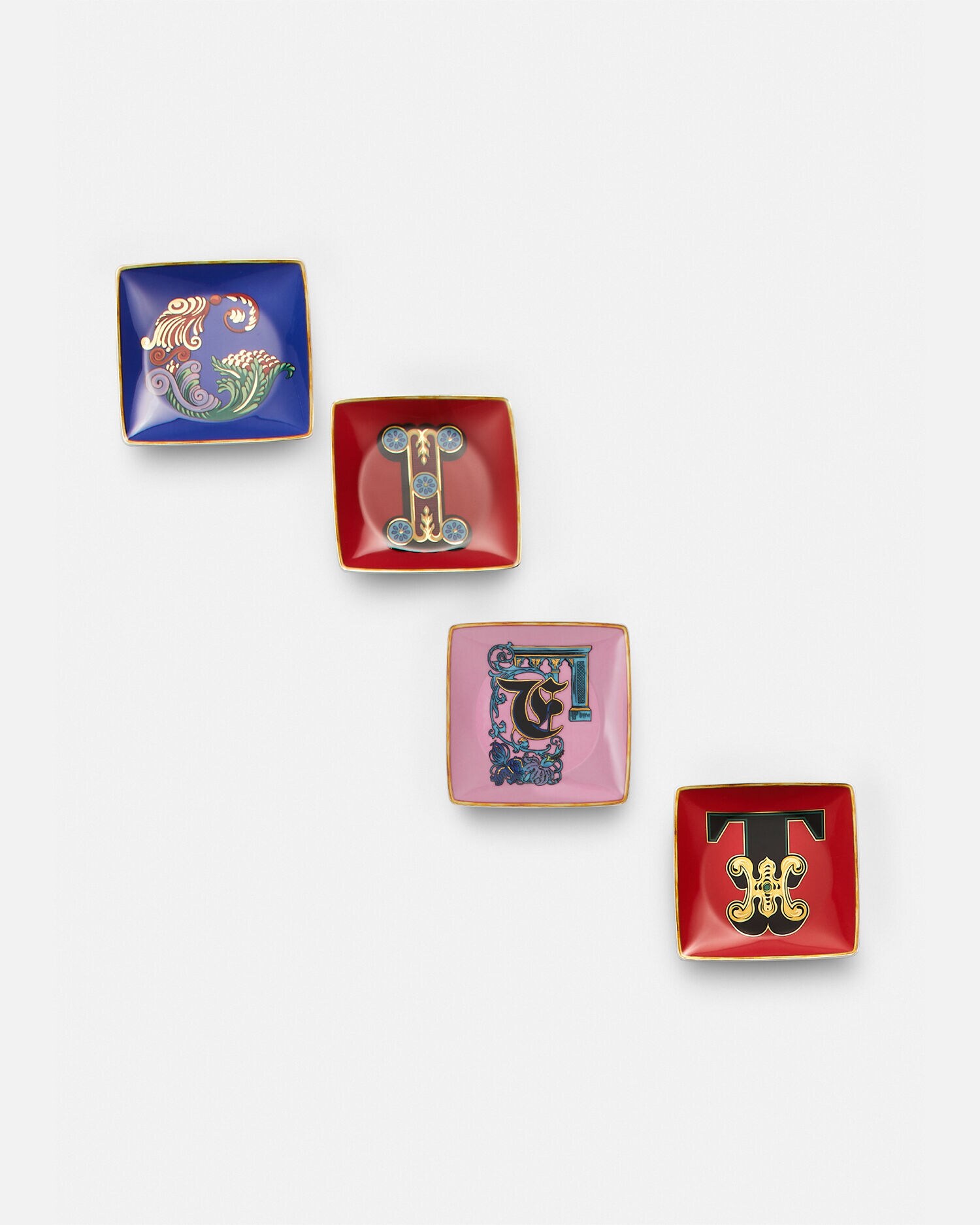 ヴェルサーチェ アルファベット T ディッシュ 12 cm プリント | VERSACE JP