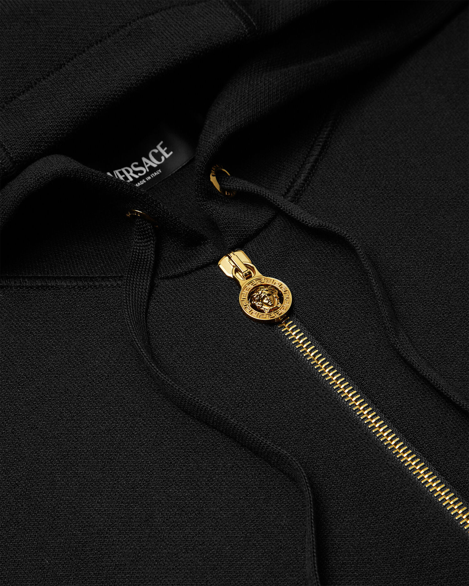 ☆VIP価格☆ VERSACE フーディ 刺繍入り ニット ジッパー フーディ 春節 | VERSACE JP