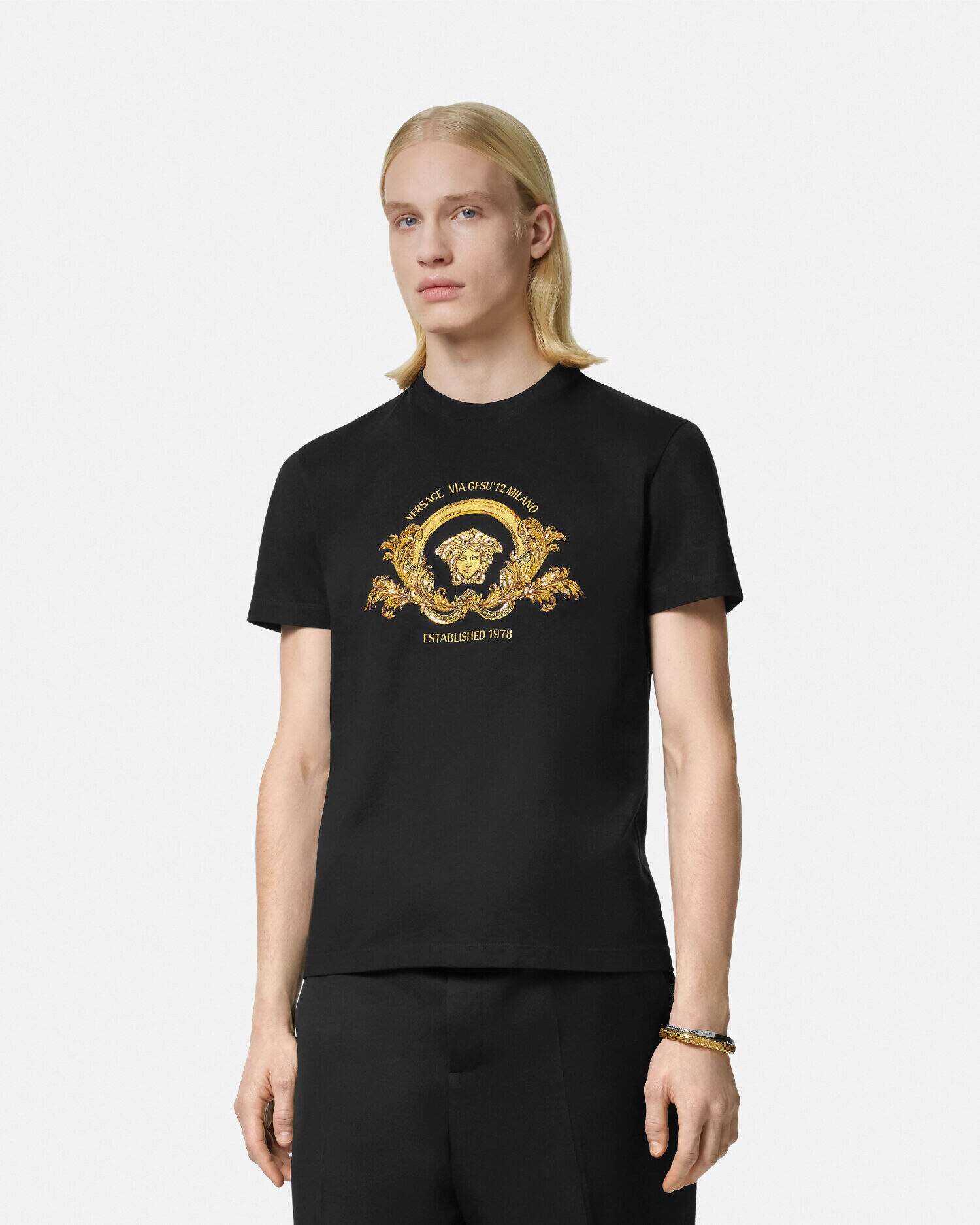 刺繍入り クーペ ブラゾン Tシャツ ブラック | VERSACE JP