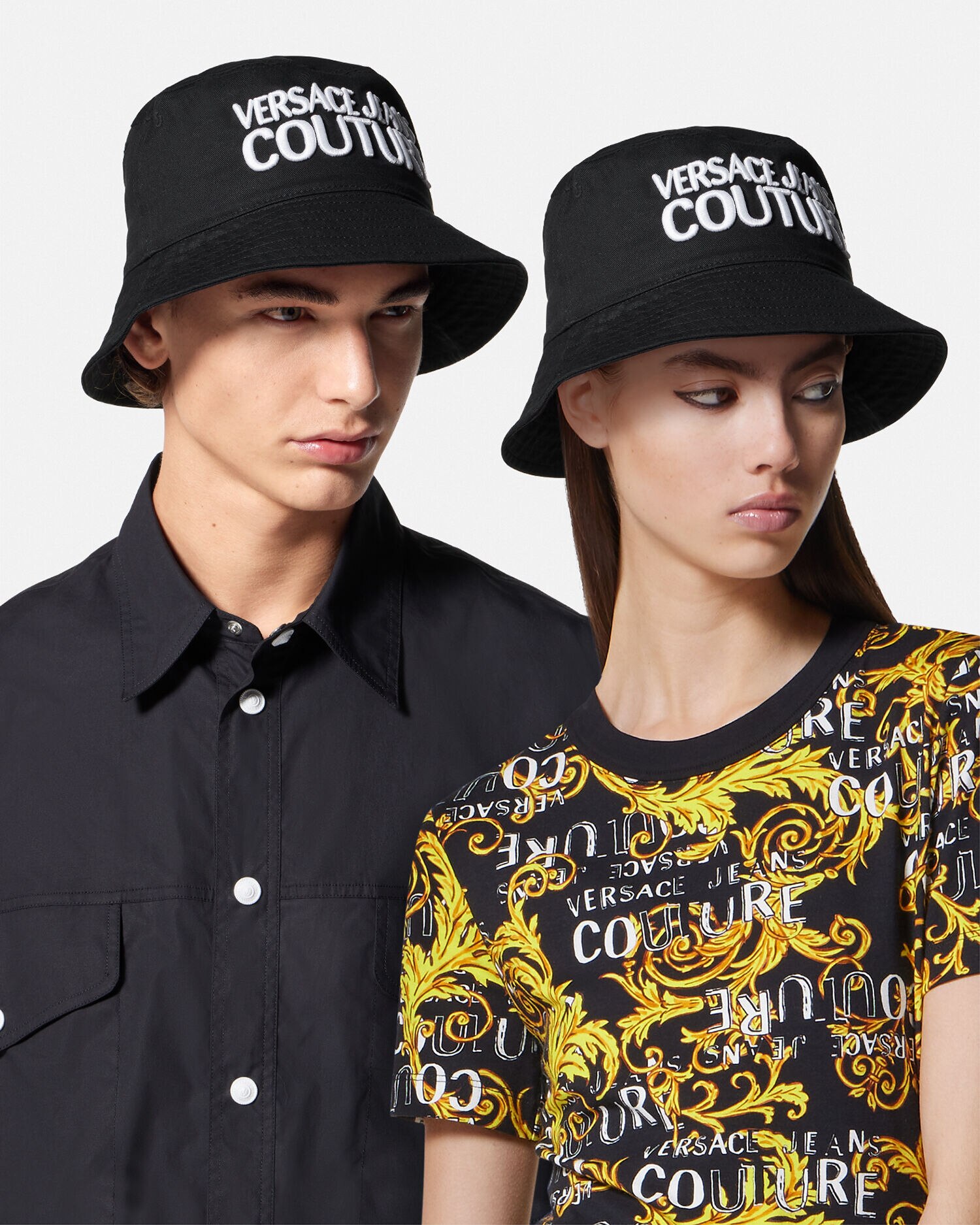 ロゴ入り★VERSACE JEANS COUTURE★バケットハット ブラック 刺繍入り ロゴ バケットハット | VERSACE JP