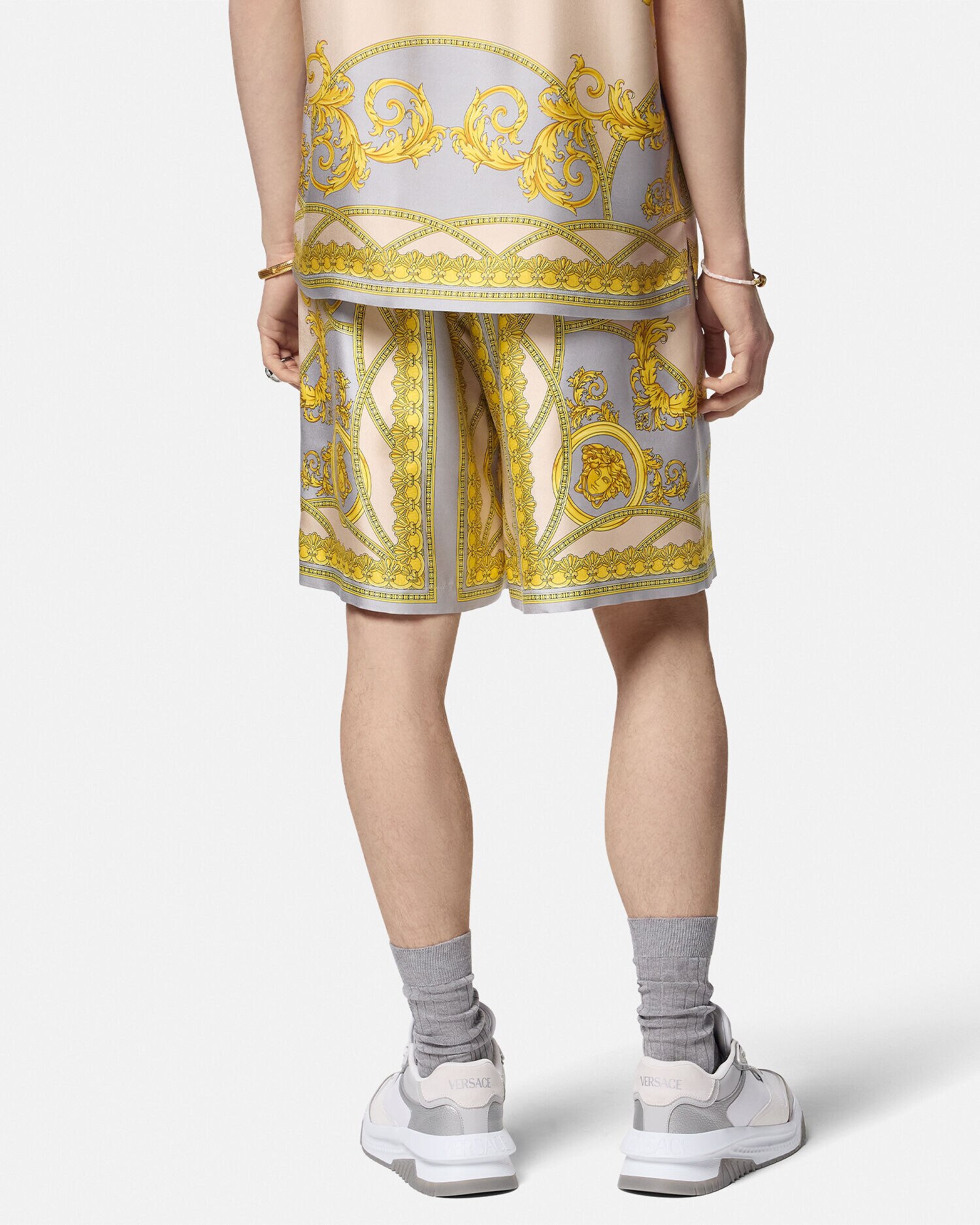 ラ クープ デ デュー シルク ショートパンツ グレー,プリント | VERSACE JP