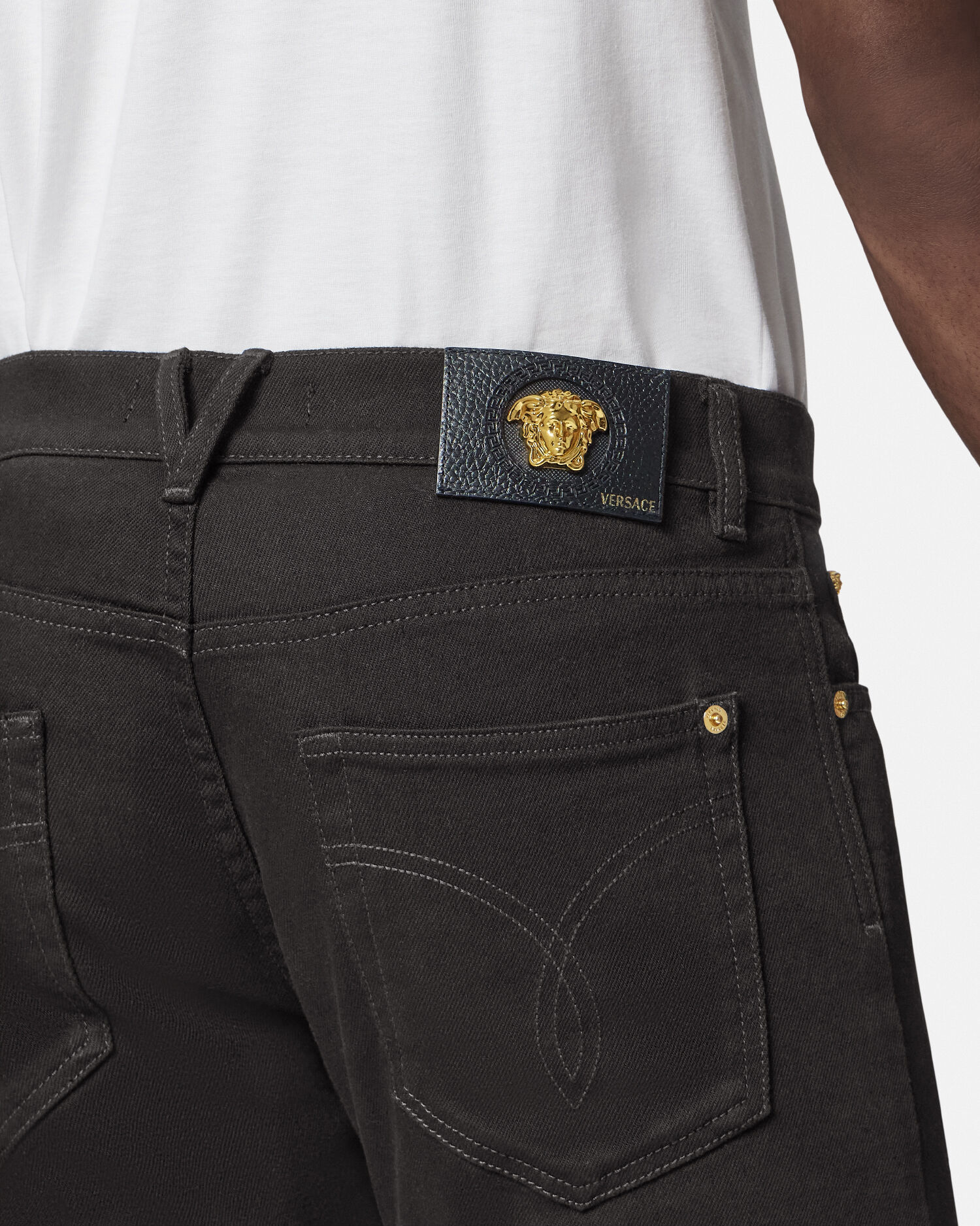 スリムフィット ジーンズ ブラック | VERSACE JP