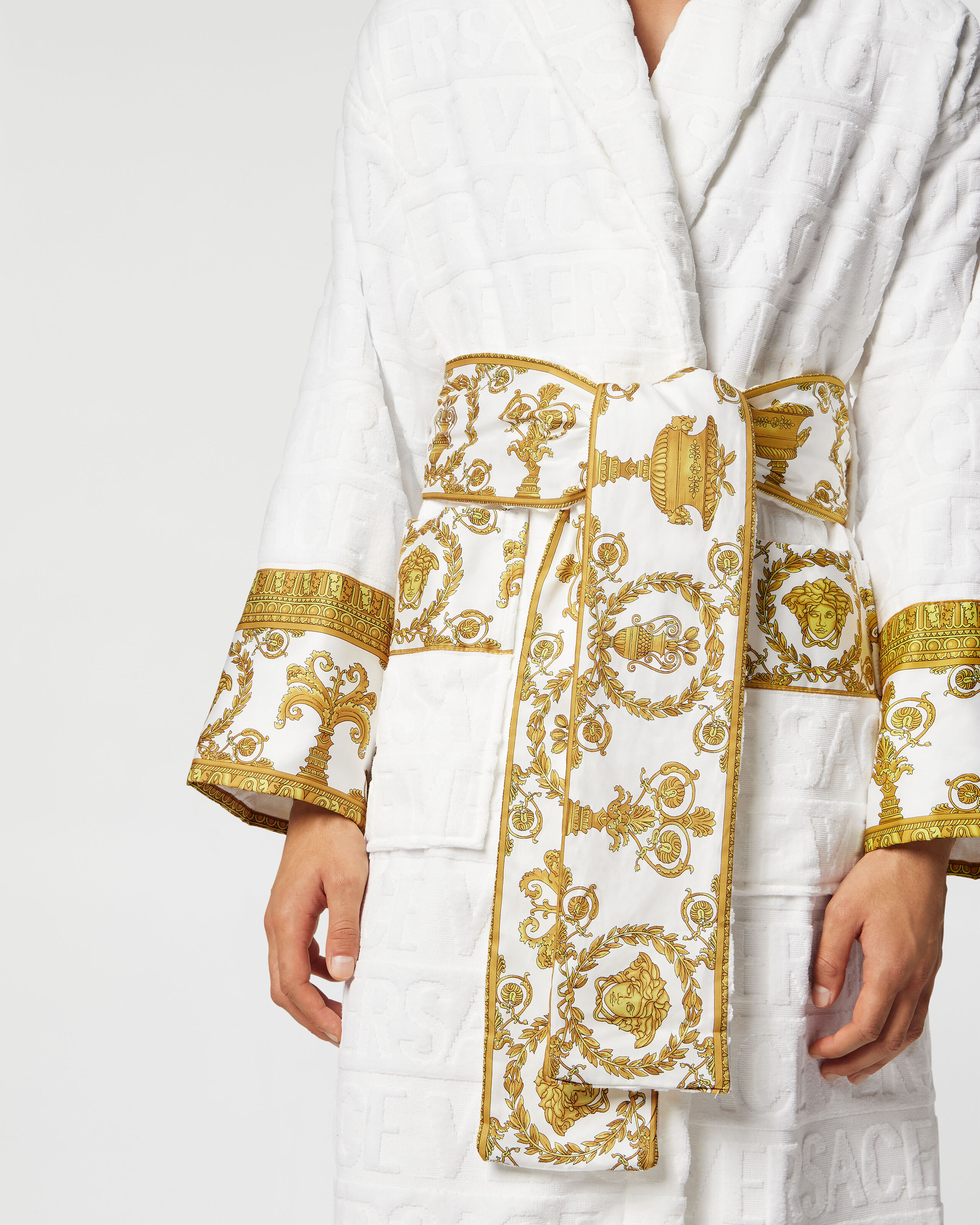 I ♡ バロック バスローブ ホワイト | VERSACE JP