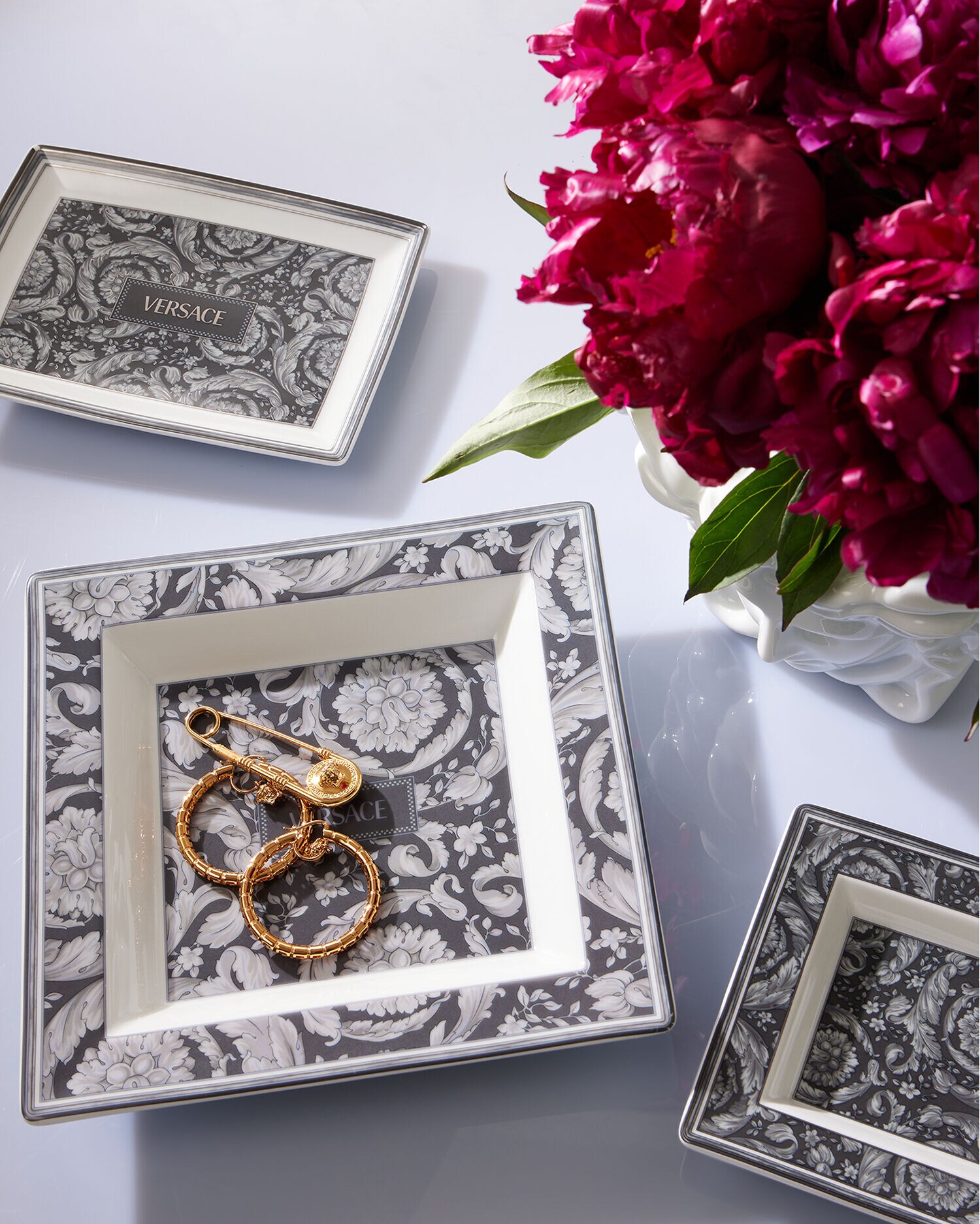 バロッコ ヘイズ レクタングラー トレイ ブラック,プリント | VERSACE JP