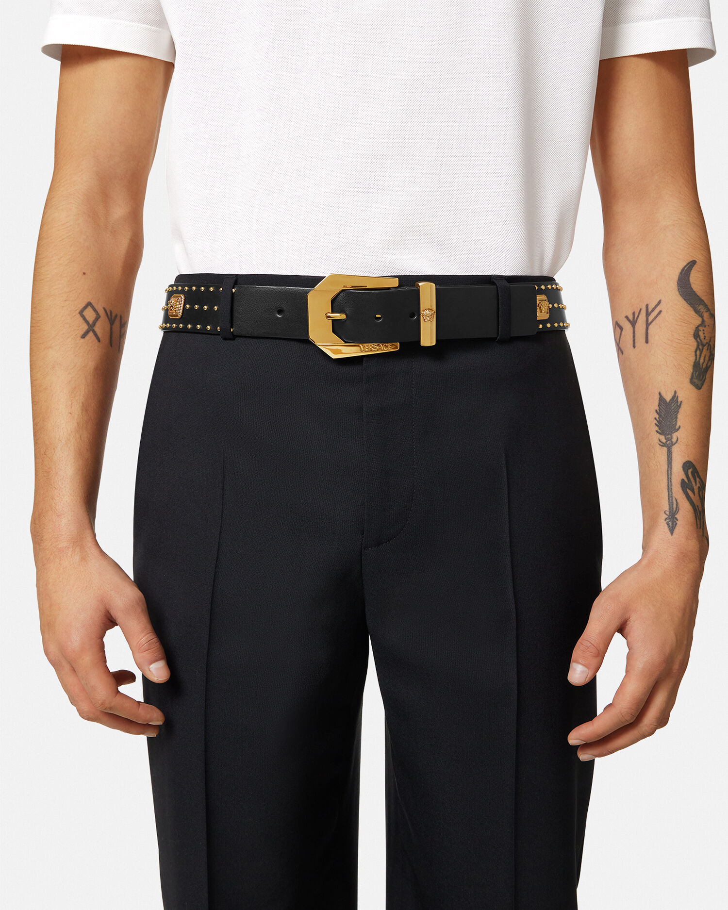 スタッド メドゥーサ ヘリテージ レザー ベルト ブラック,ゴールド | VERSACE JP