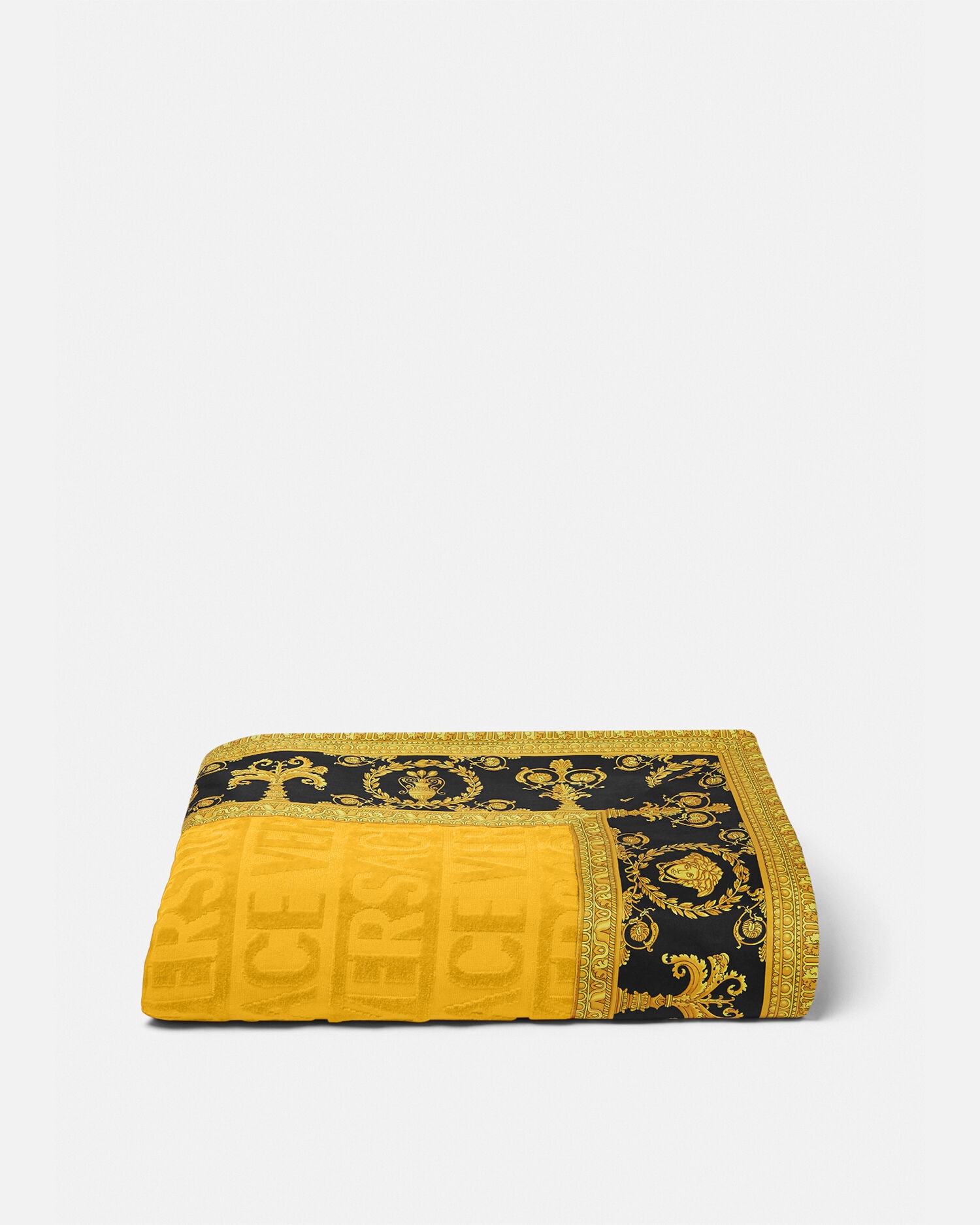 Gianni Versace　ジャンニヴェルサーチ　ビッグサイズ　ビーチ タオル Gianni Versace ジャンニヴェルサーチ ビッグサイズ ビーチ タオル