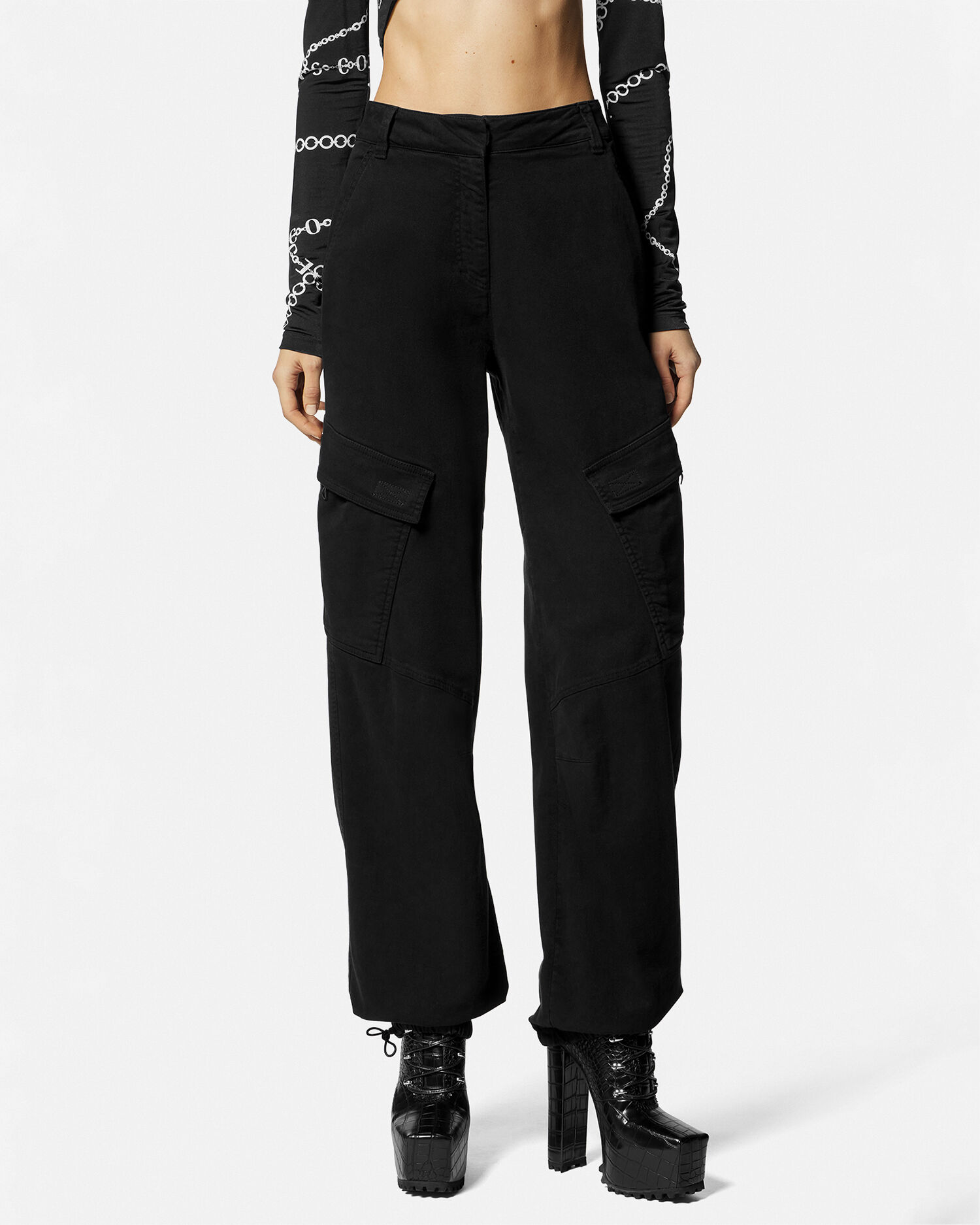 VERSACE JEANS COUTURE カーゴパンツ VERSACE JEANS COUTURE パンツ | カーゴパンツ サンド レディース | YOOX