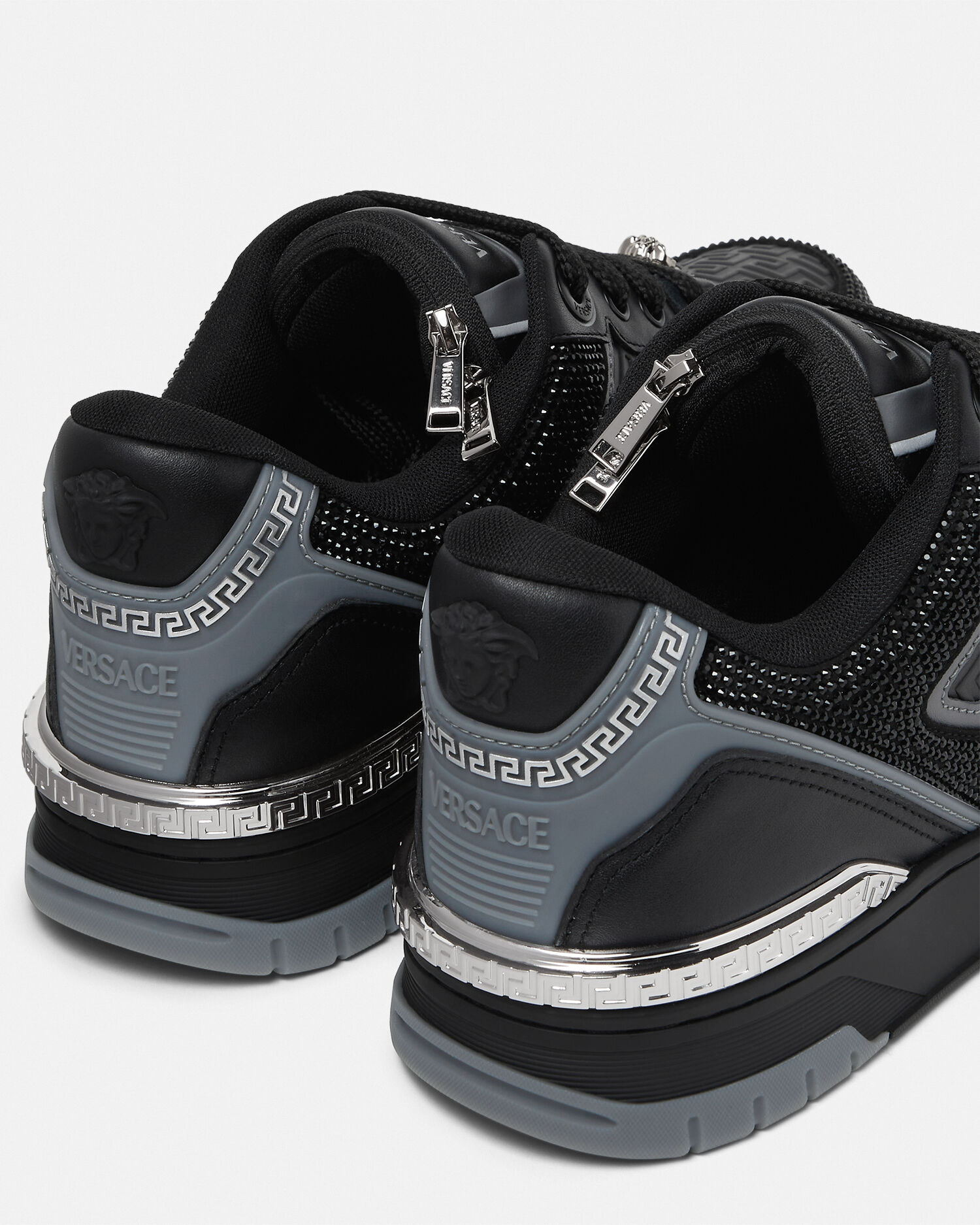 ビギー バスケット 装飾付き レザー スニーカー ブラック | VERSACE JP