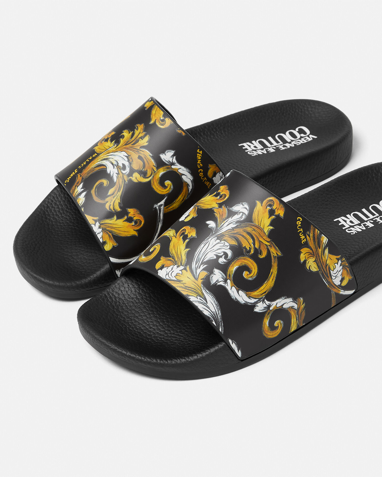 VERSACE JEANS アウトライン バロッコ シェリー サンダル アウトライン バロッコ シェリー スライダーサンダル ピンク