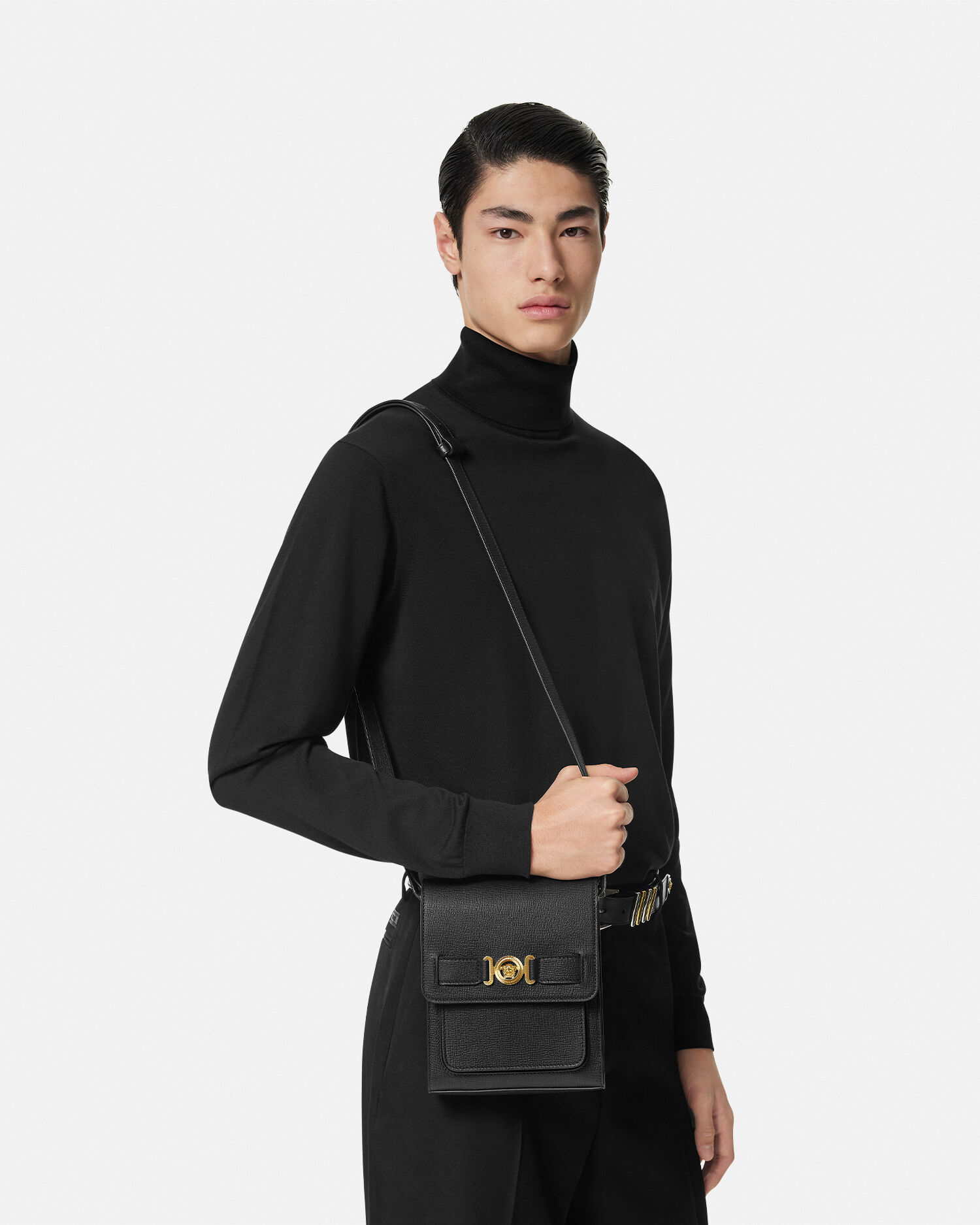 メドゥーサ ビギー レザー クロスボディ バッグ ブラック,ゴールド