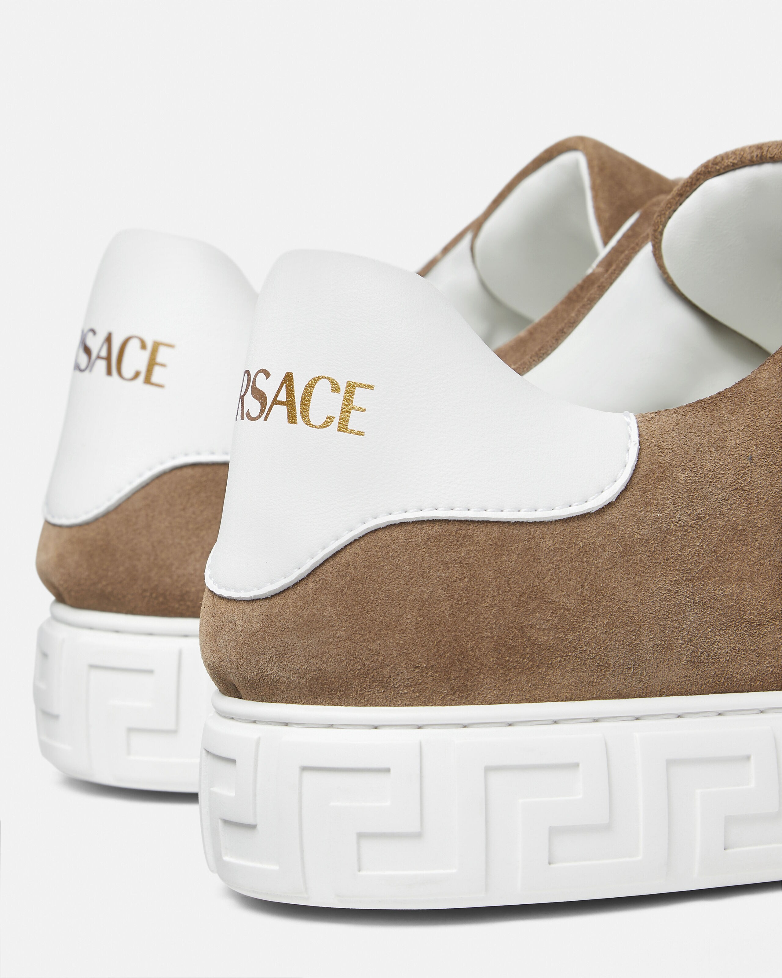 グレカ 装飾付き スエード スニーカー ブラウン,ホワイト | VERSACE JP