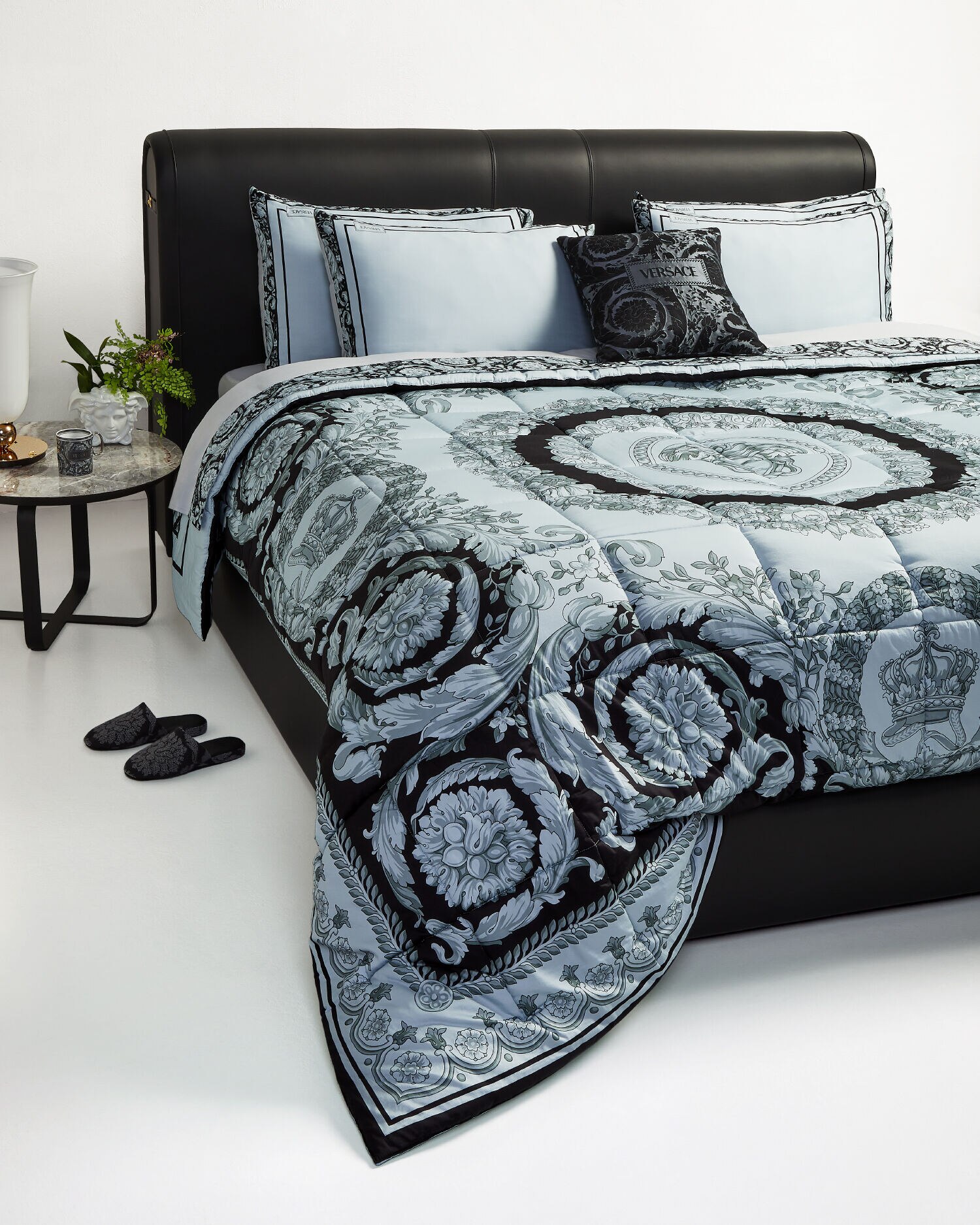 【美品】VERSACE ヴェルサーチ　ランチョンマット　セット 美品】VERSACE ヴェルサーチランチョンマットセット