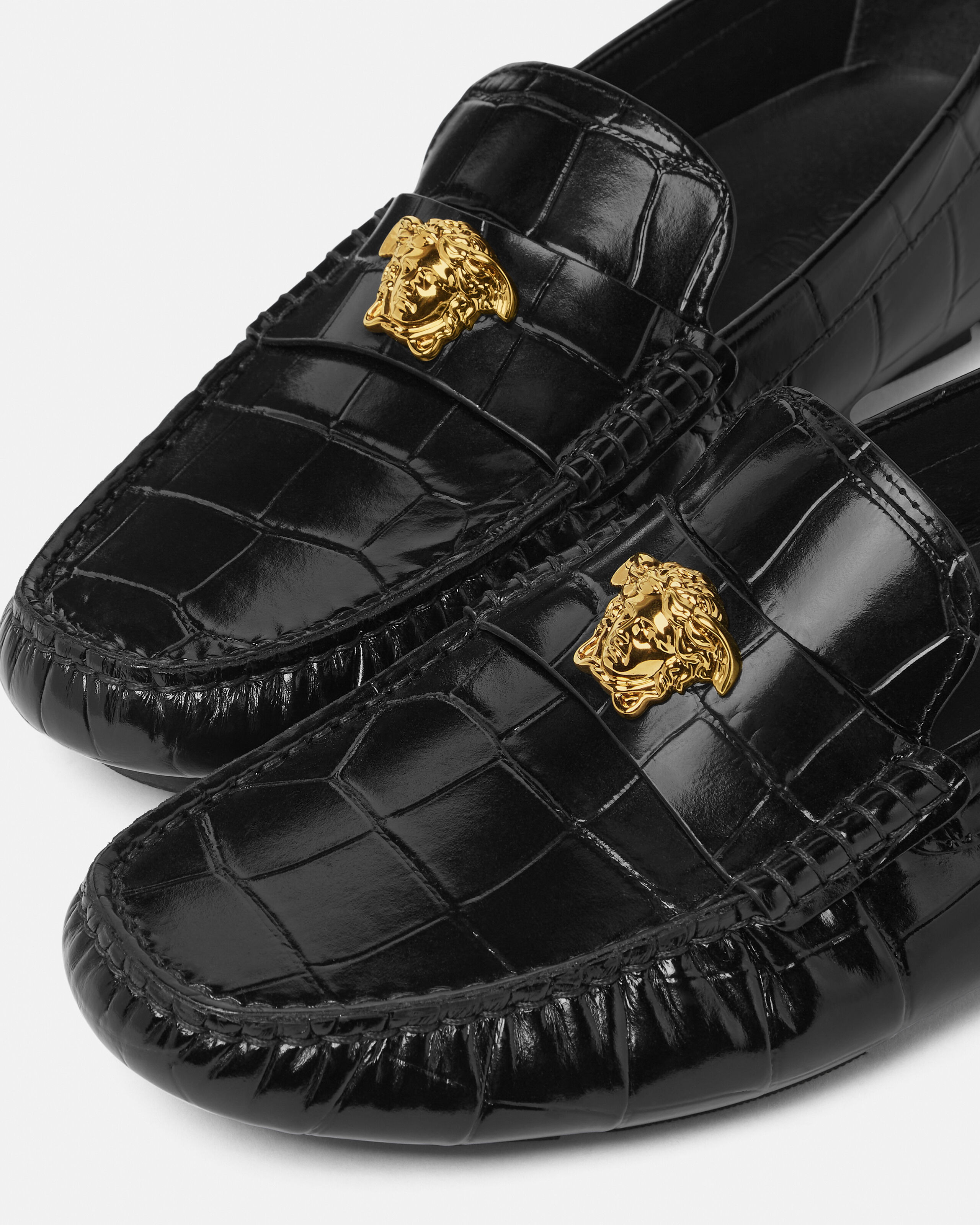 メドゥーサ レザー ドライバー シューズ ブラック,ゴールド | VERSACE JP