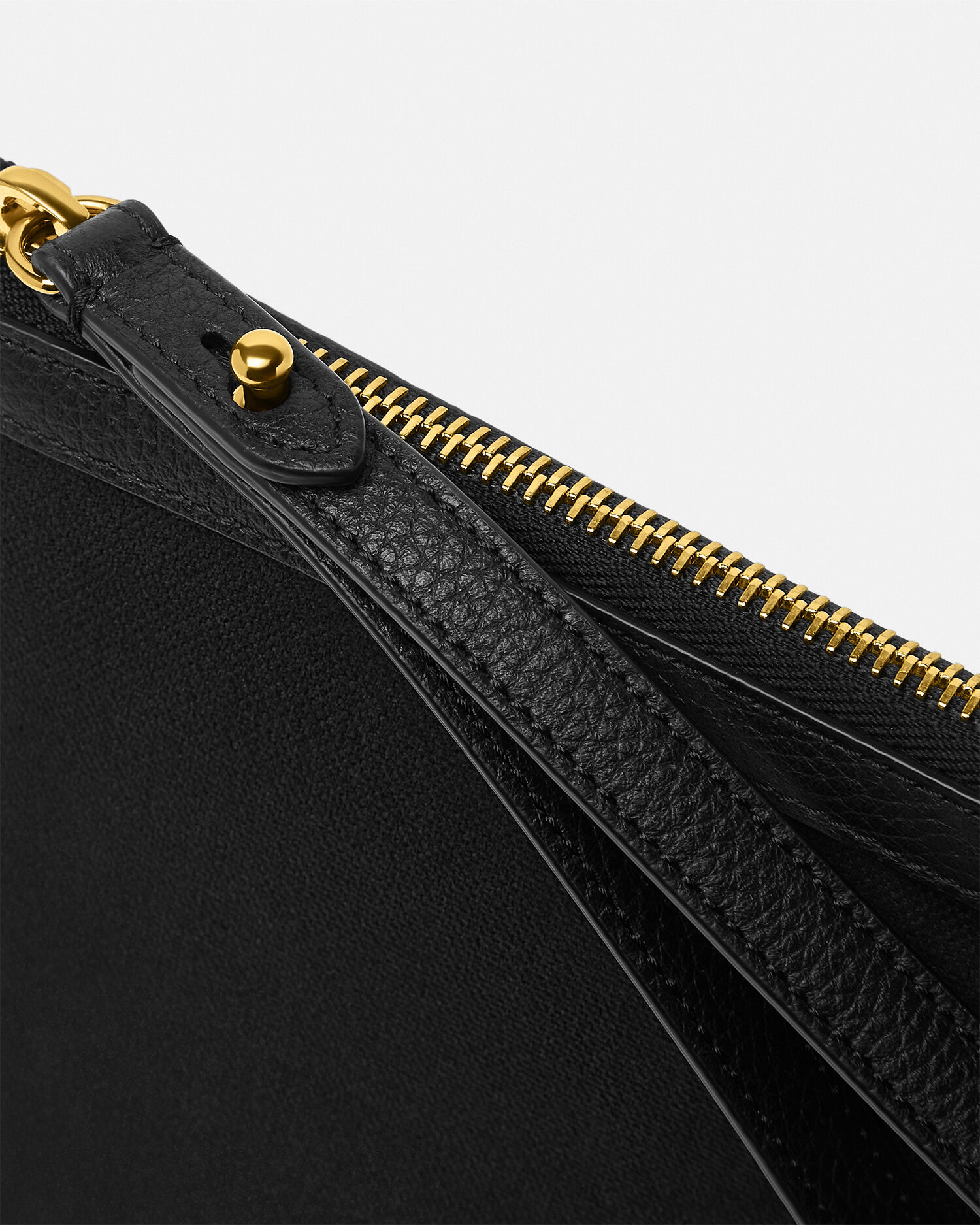 【品格が映える】Versace ラ メデューサ ポーチ レザー ブラック VERSACE ヴェルサーチ ラ メドゥーサ ショルダーバッグ レザー