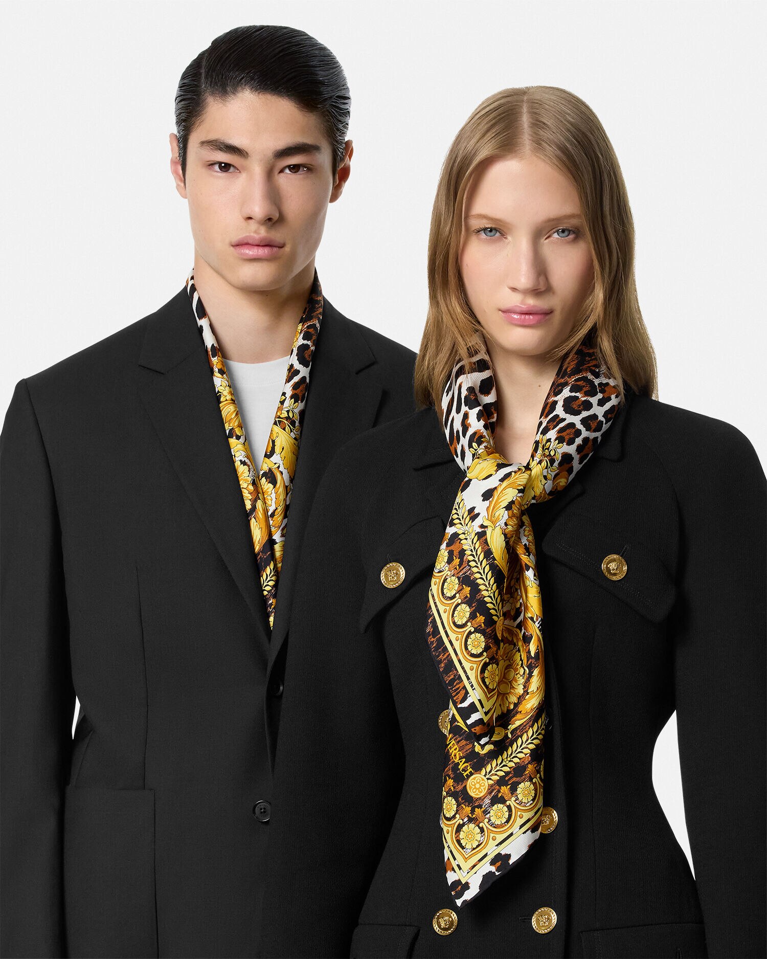 ワイルド バロッコ シルク スカーフ 90 cm | VERSACE JP