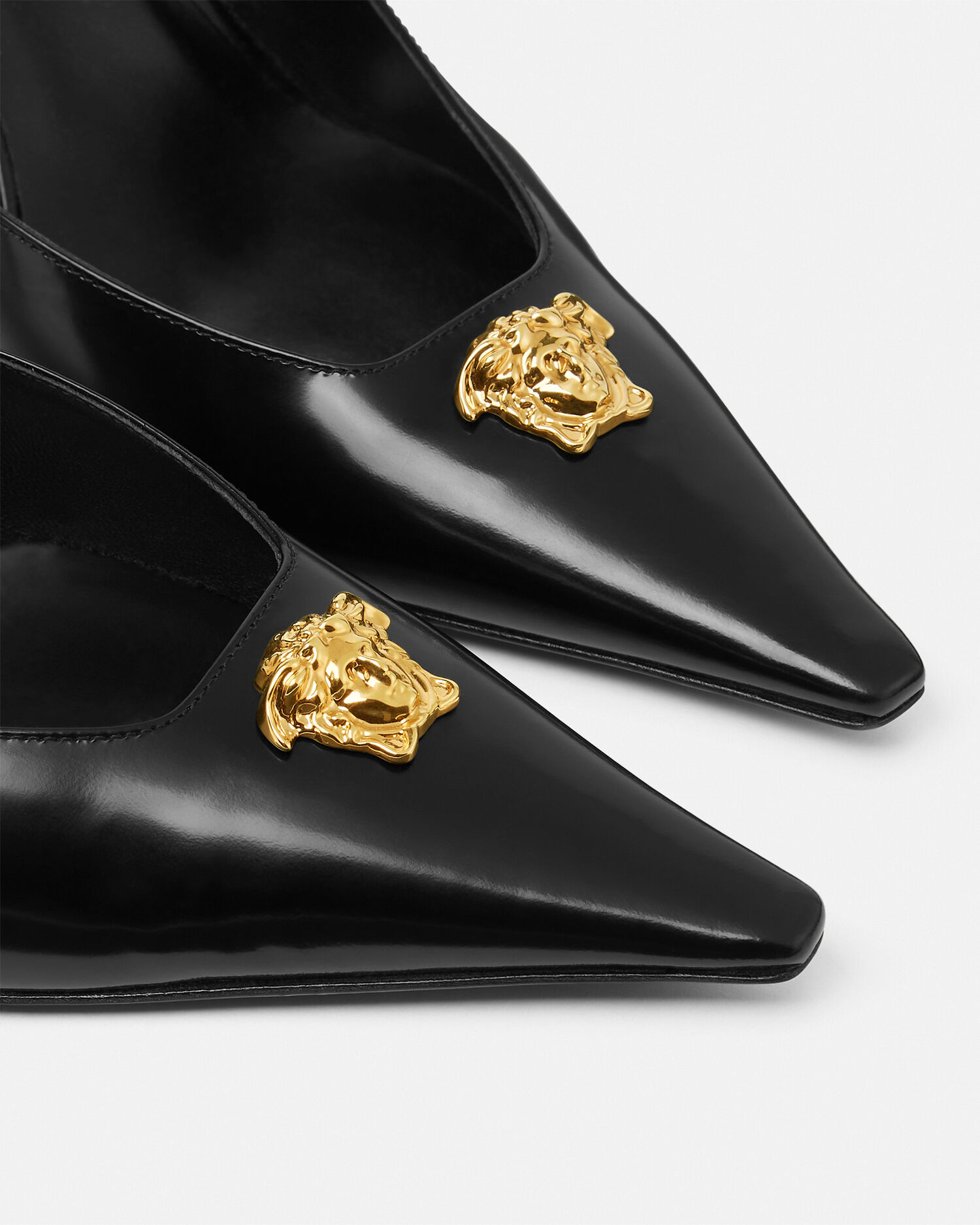 VERSACE ラ メドゥーサ レザー スリングバック パンプス ラ メドゥーサ レザー スリングバック パンプス 85 mm | VERSACE JP