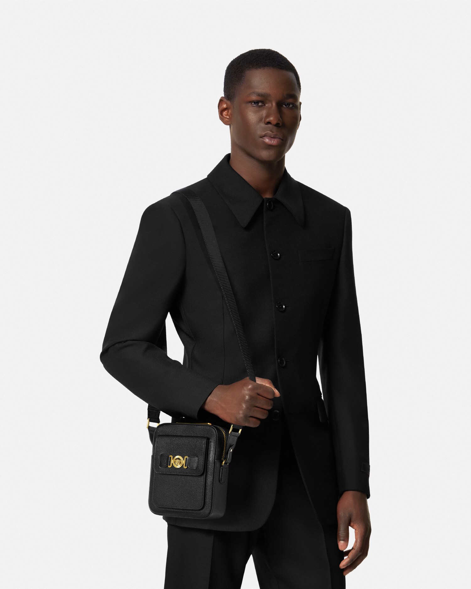 VERSACE 関税込 メドゥーサ '95 クロスボディ バッグ メンズ）Versace メドゥーサクロスボディバッグ (VERSACE