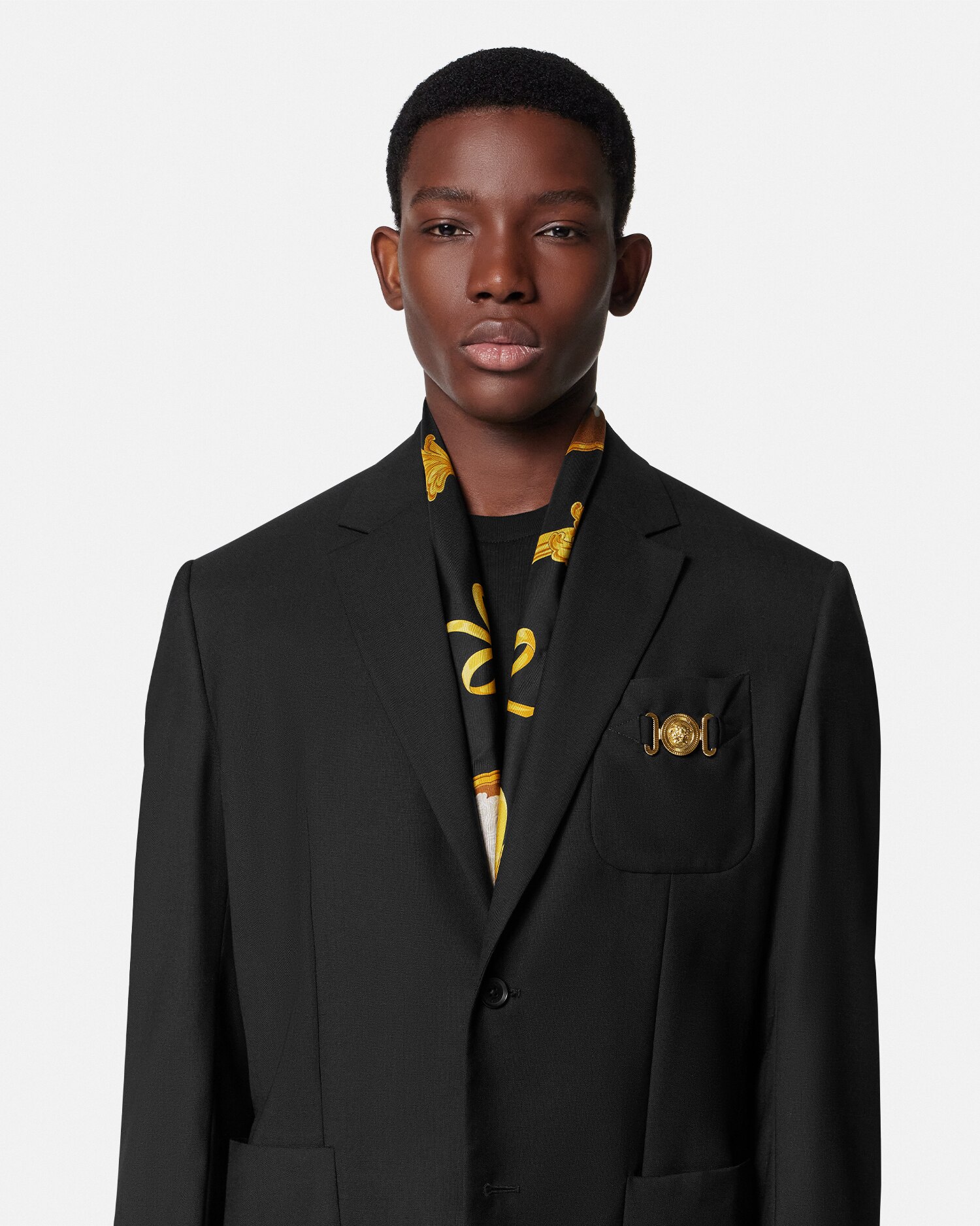 ラージ シルク スカーフ カメオ 90 cm プリント | VERSACE JP