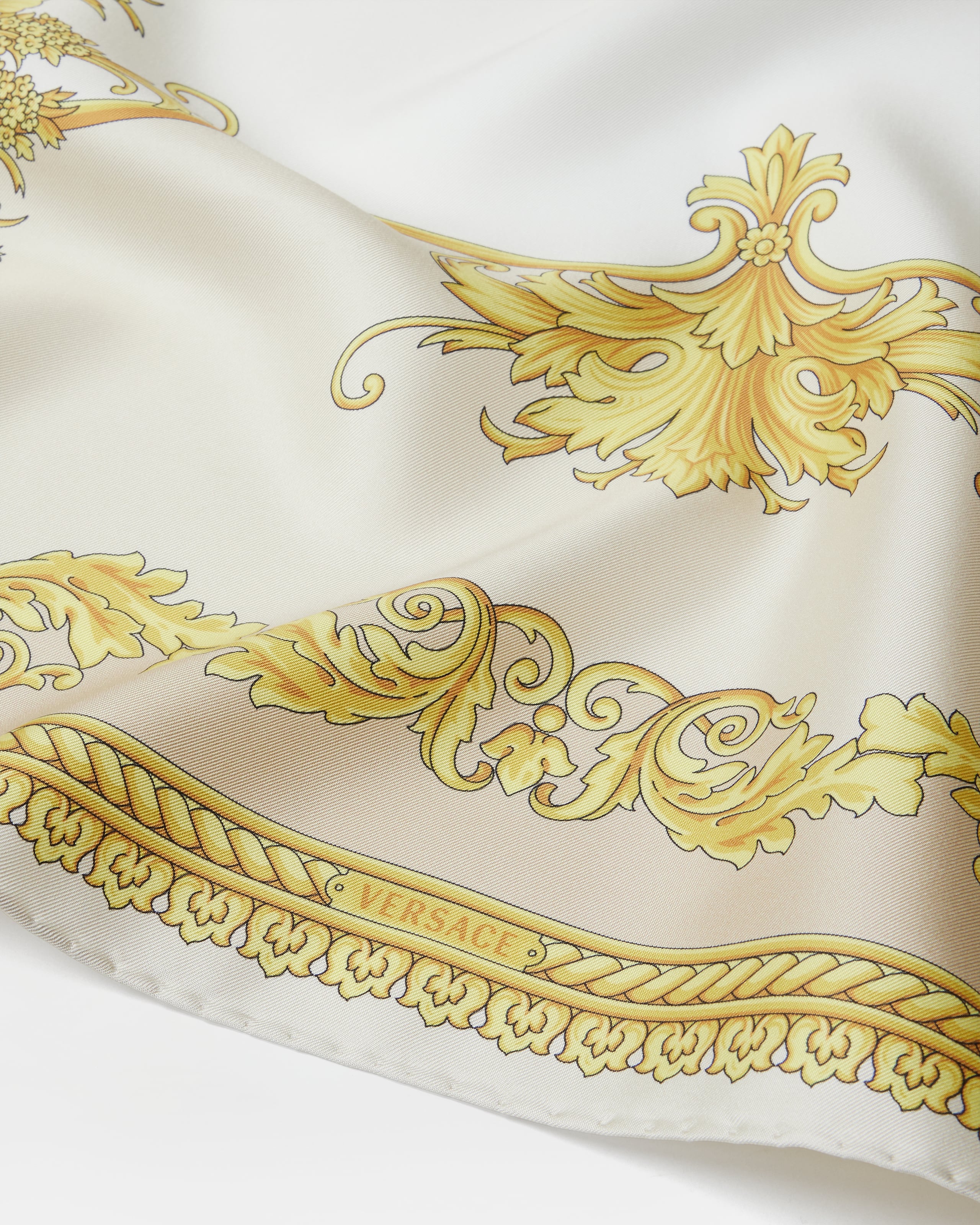プリント シルク ツイル スカーフ 90 cm パープル,ゴールド | VERSACE JP