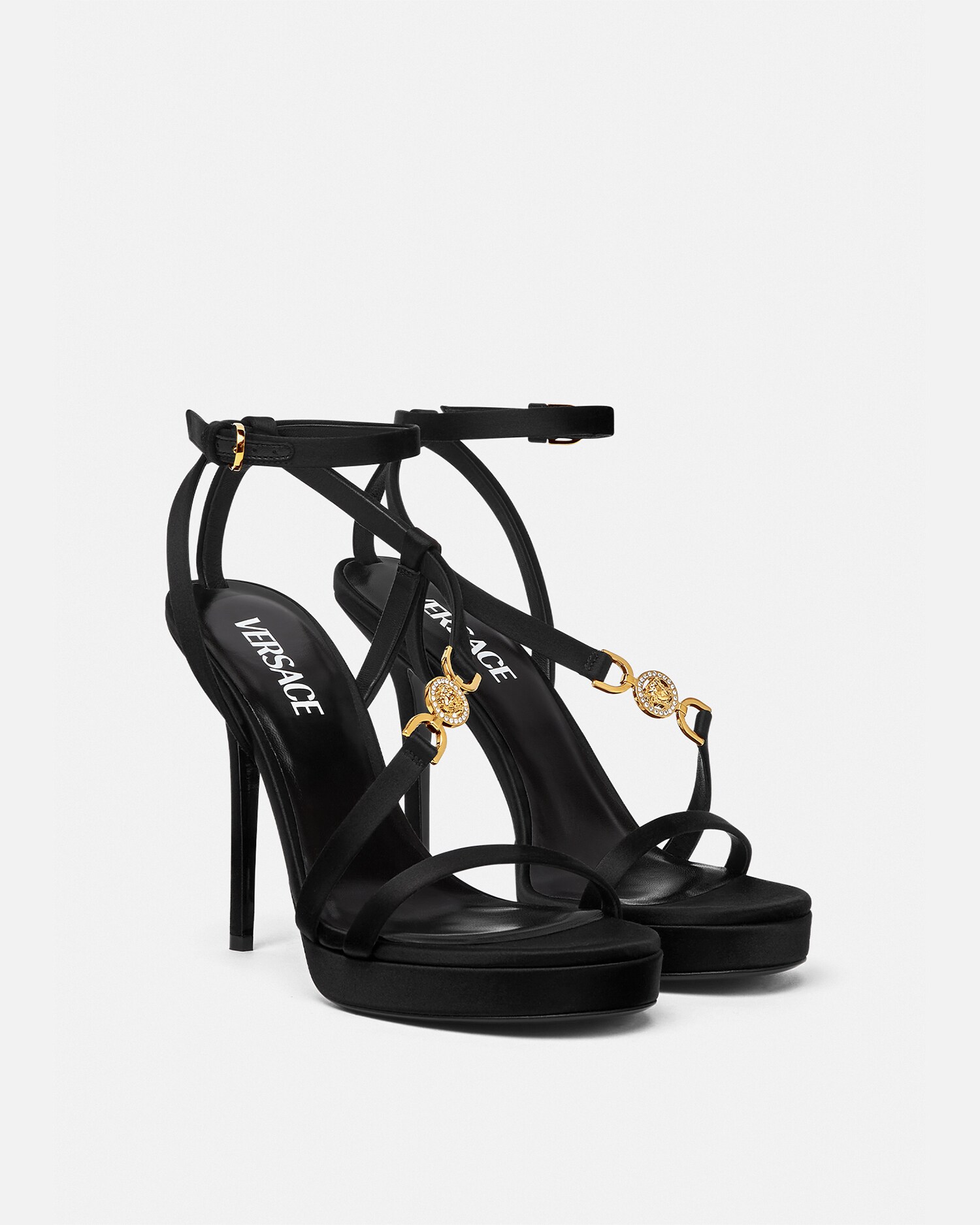 美品！VERSACE ゴールド メデューサ ストラップ サンダル ロゴ　ヒール メドゥーサ '95 装飾付き サテン サンダル 115 mm ブラック,ゴールド