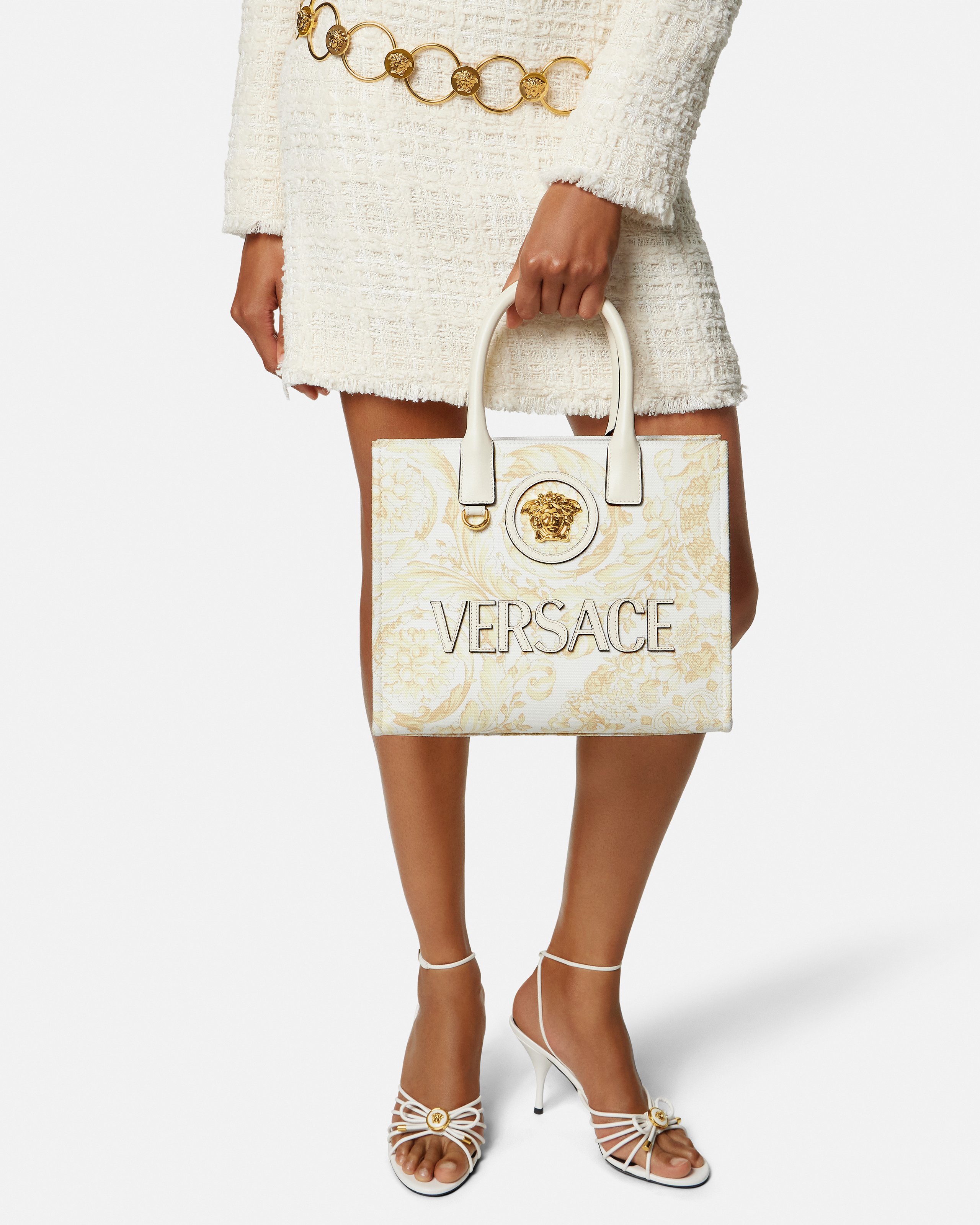 【美品】VERSACE（ヴェルサーチェ）ピーコート　アイボリー 2025年春夏レディースコレクション | ヴェルサーチェ 日本
