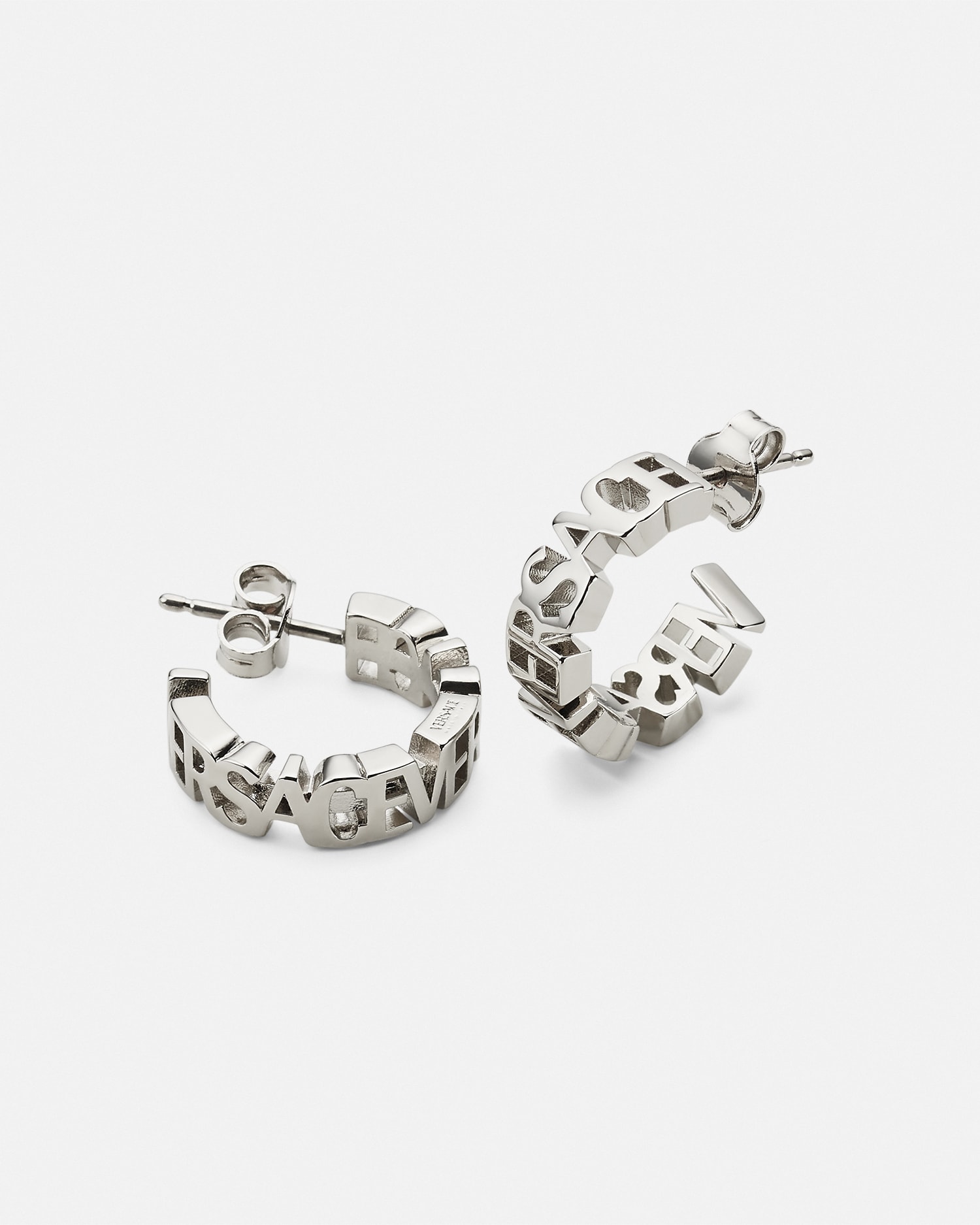 ヴェルサーチェ ロゴ イヤリング | VERSACE JP