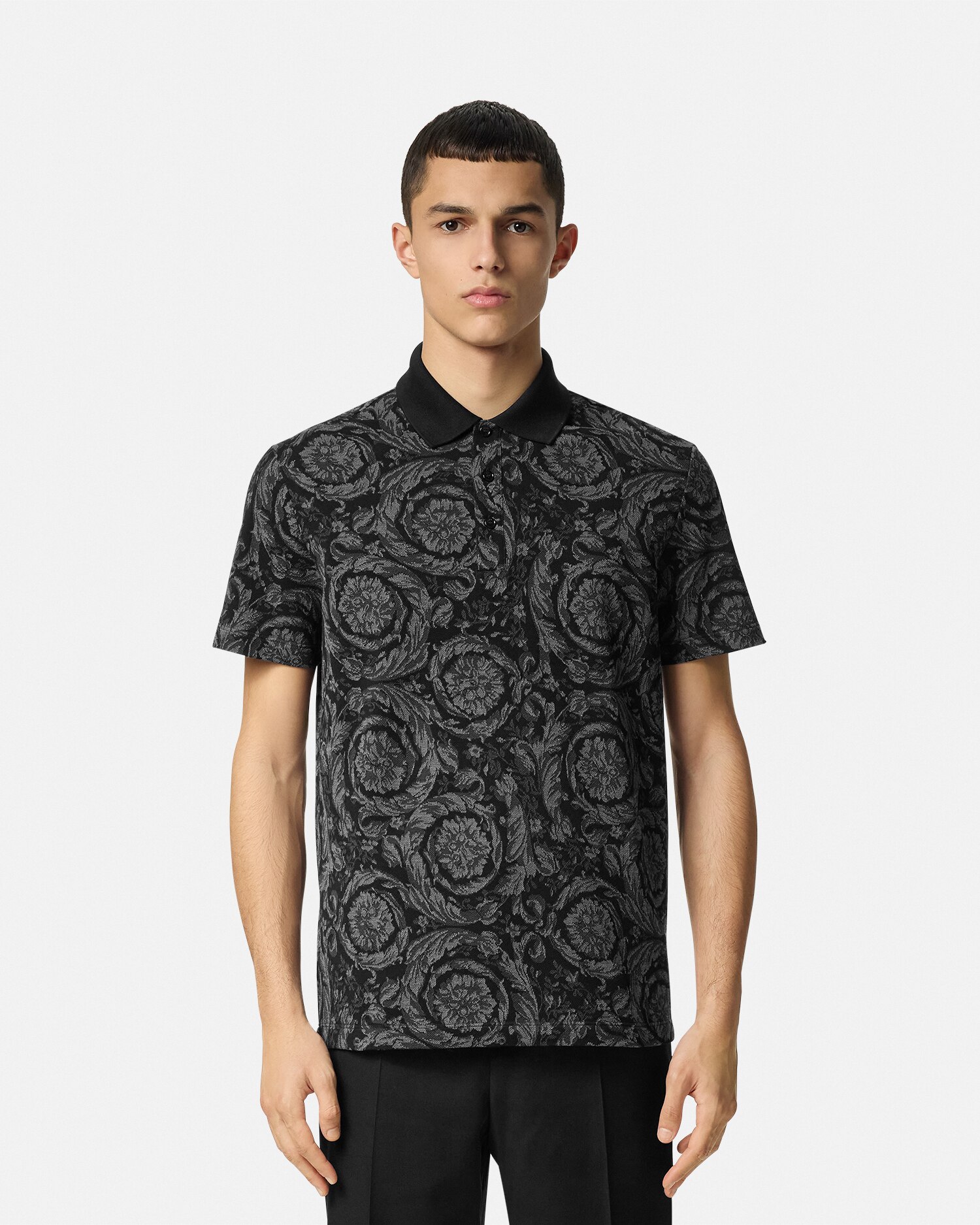 【関税込み】Versace グレー バロッコ Tシャツ Versace バロッコエンブロイダリー Tシャツ | グレー | FARFETCH JP