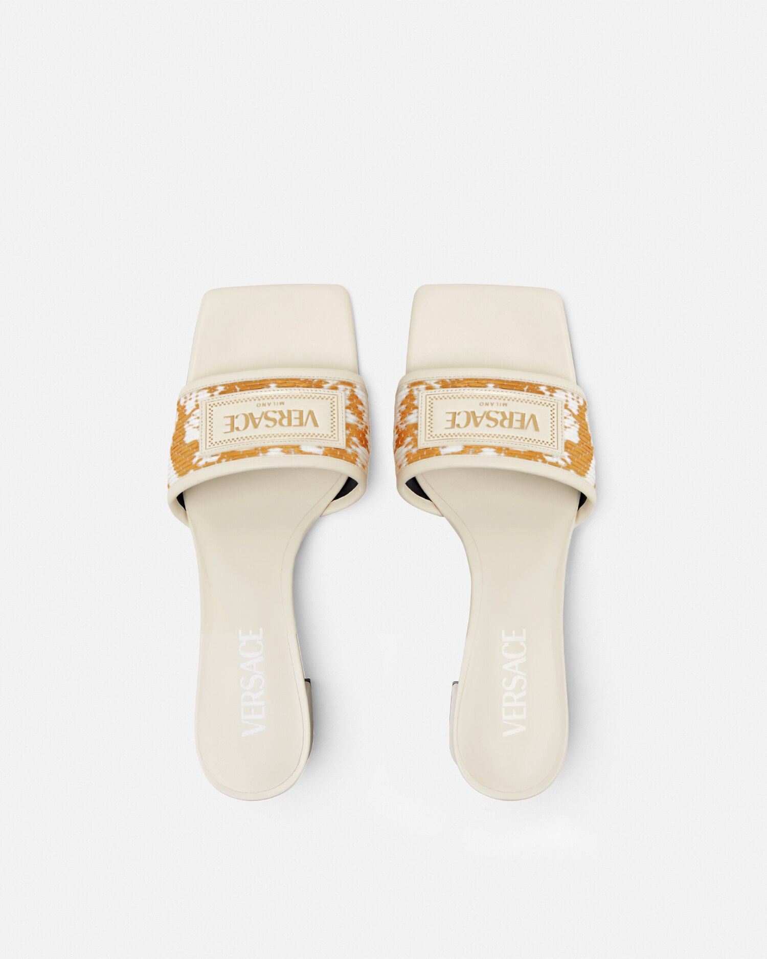 【Versace】Theia Barocco レザートリムのラフィアミュール テイア バロッコ ラフィア ミュール 55 mm ホワイト,ブルー