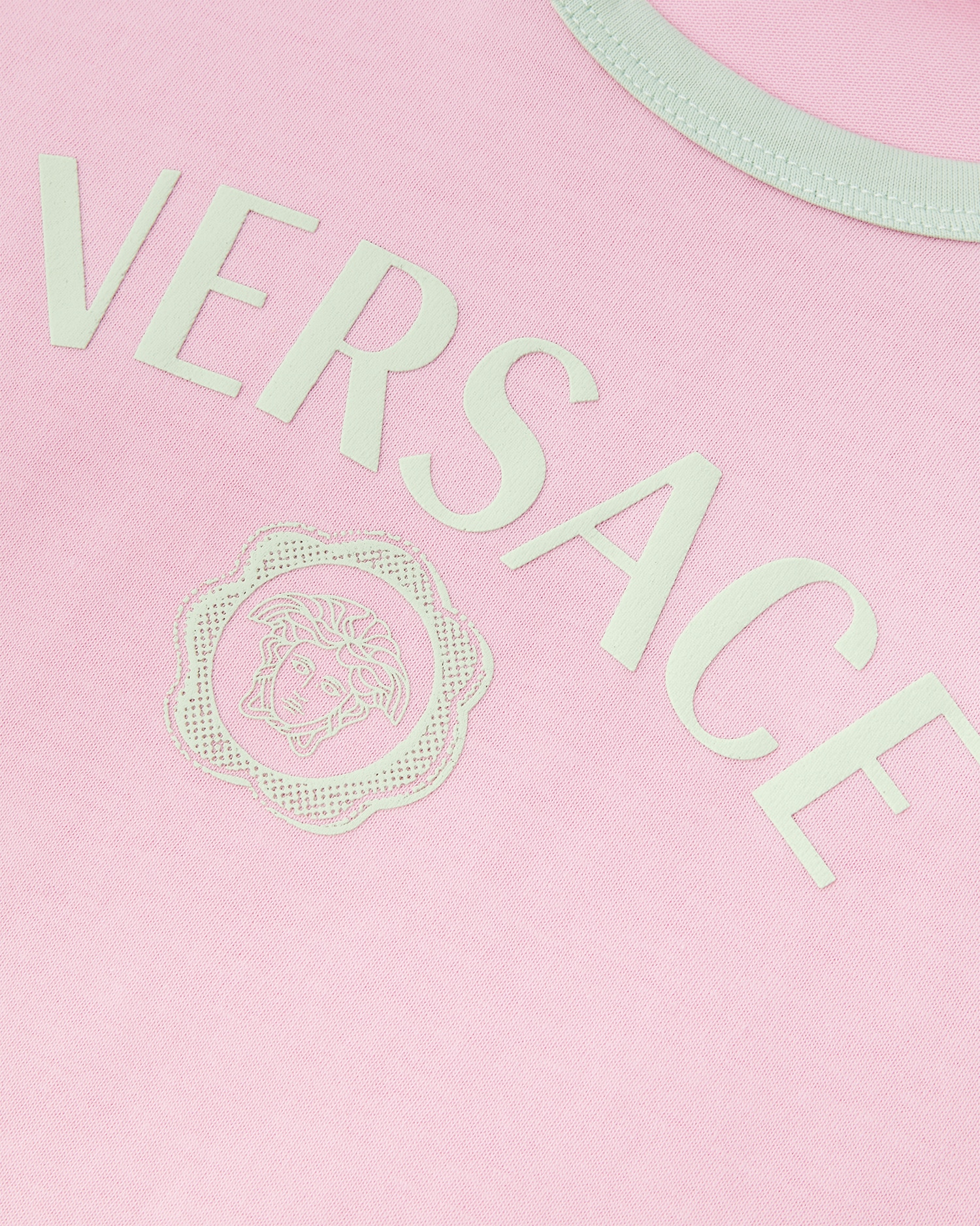VERSACE ミラノ スタンプ クロップ Tシャツ ピンク VERSACE ミラノ スタンプ クロップ Tシャツ ピンク (VERSACE/T