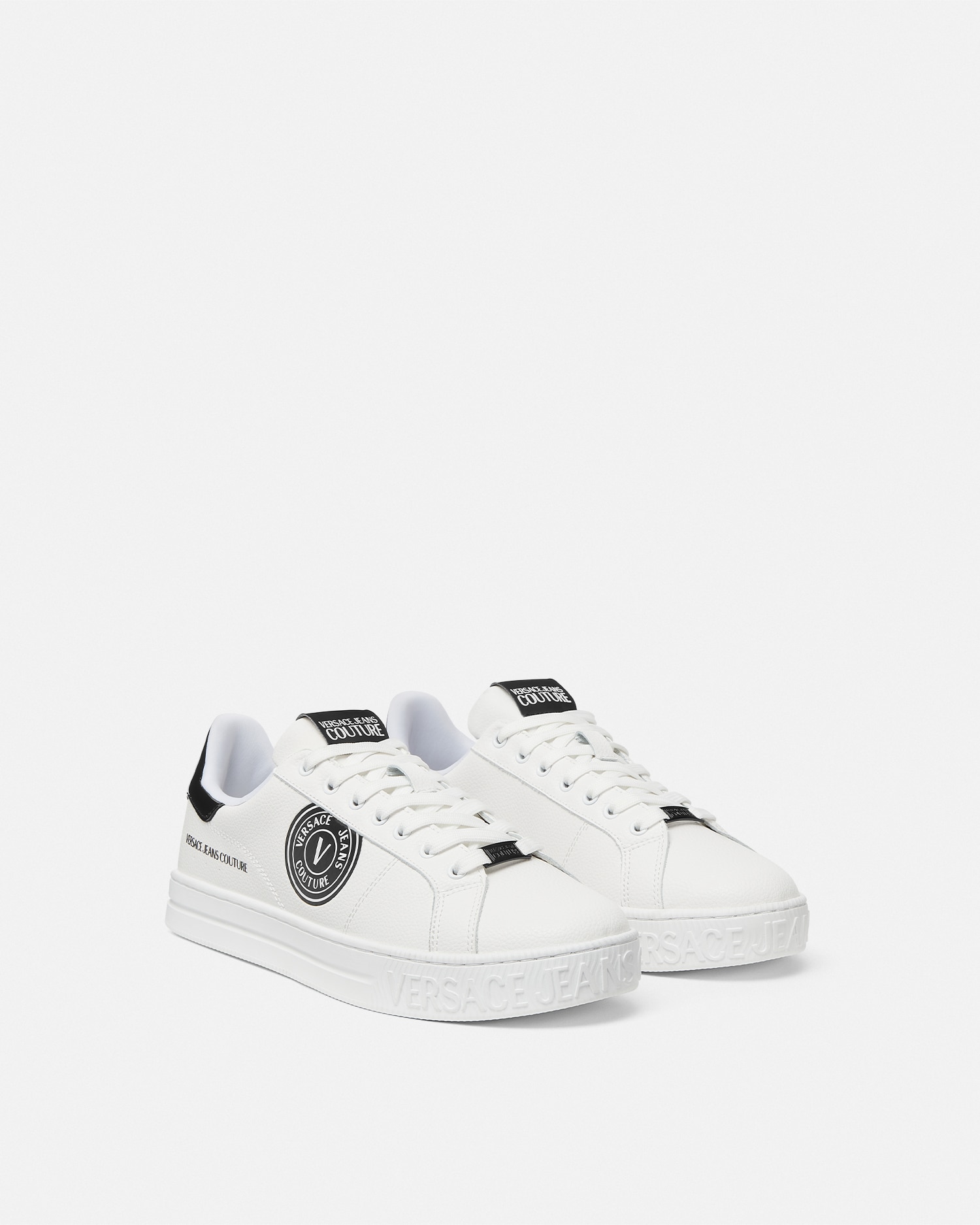 VERSACE JEANS★関税込 Vエンブレムコート8 スニーカー V-Emblem Court 88 Sneakers | VERSACE US