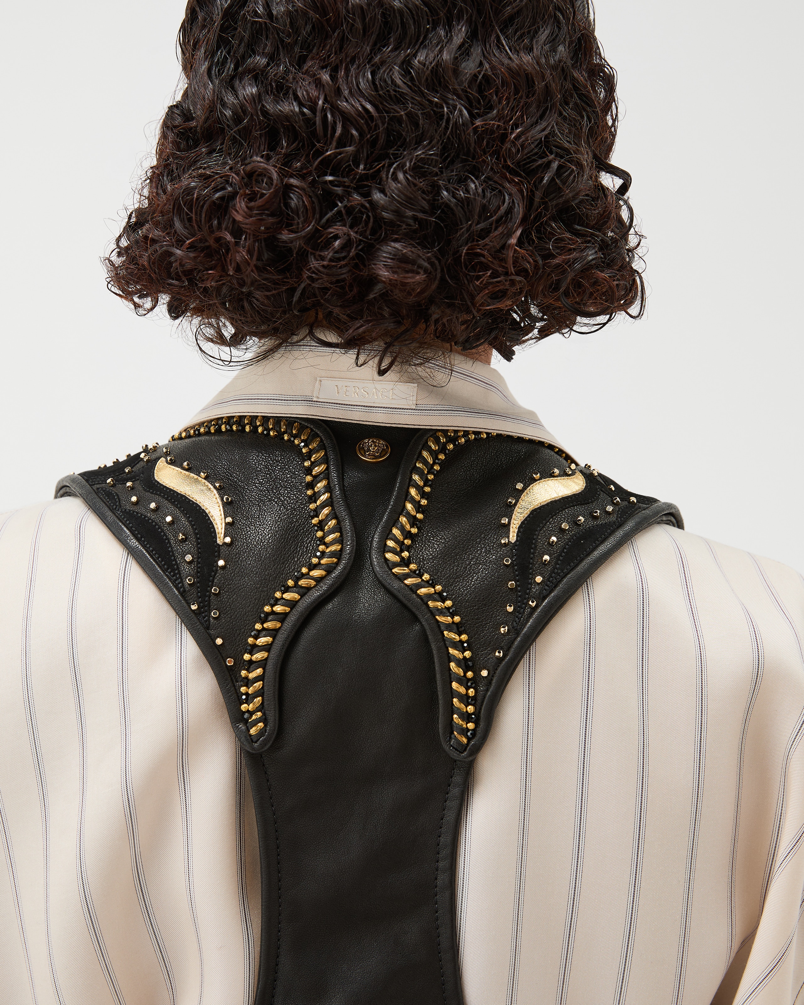 刺繍入り レザー ベスト ブラック | VERSACE JP