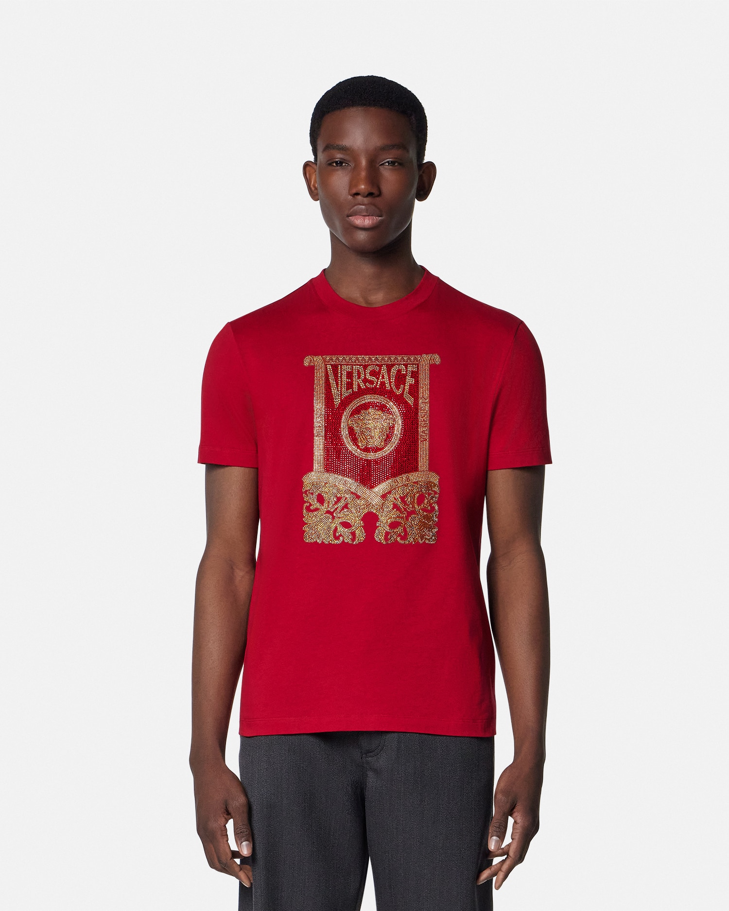 【VERSACE】クリスタル Tシャツ アーキテクチュラル バロック クリスタル Tシャツ アーキテクチュラル バロック バーガンディ
