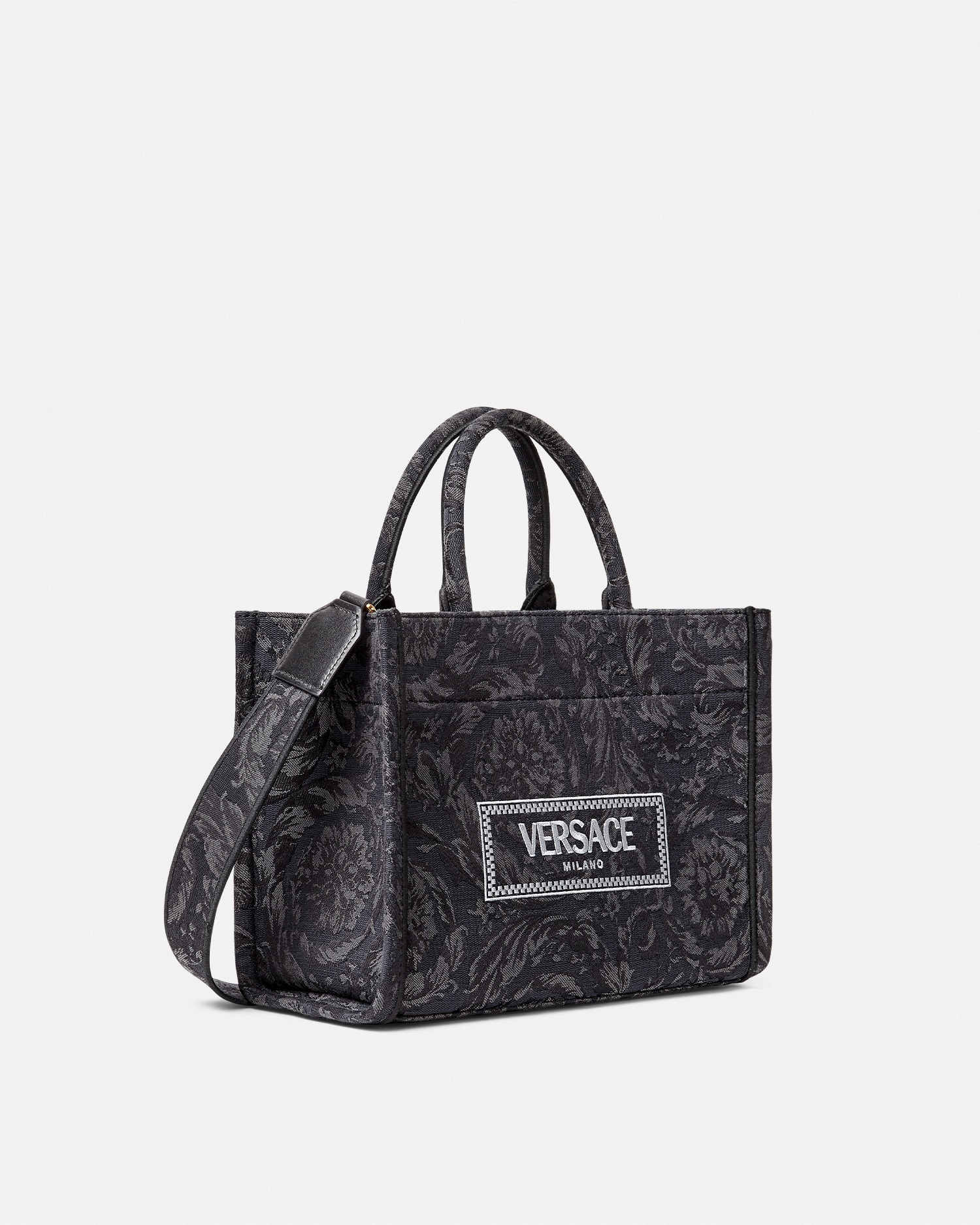 極美品　ヴェルサーチェ　トートバッグ　ナイロンキャンバス　刺繍 黒　ブラック ラ メドゥーサ キャンバス ラージ トート バッグ ブラック