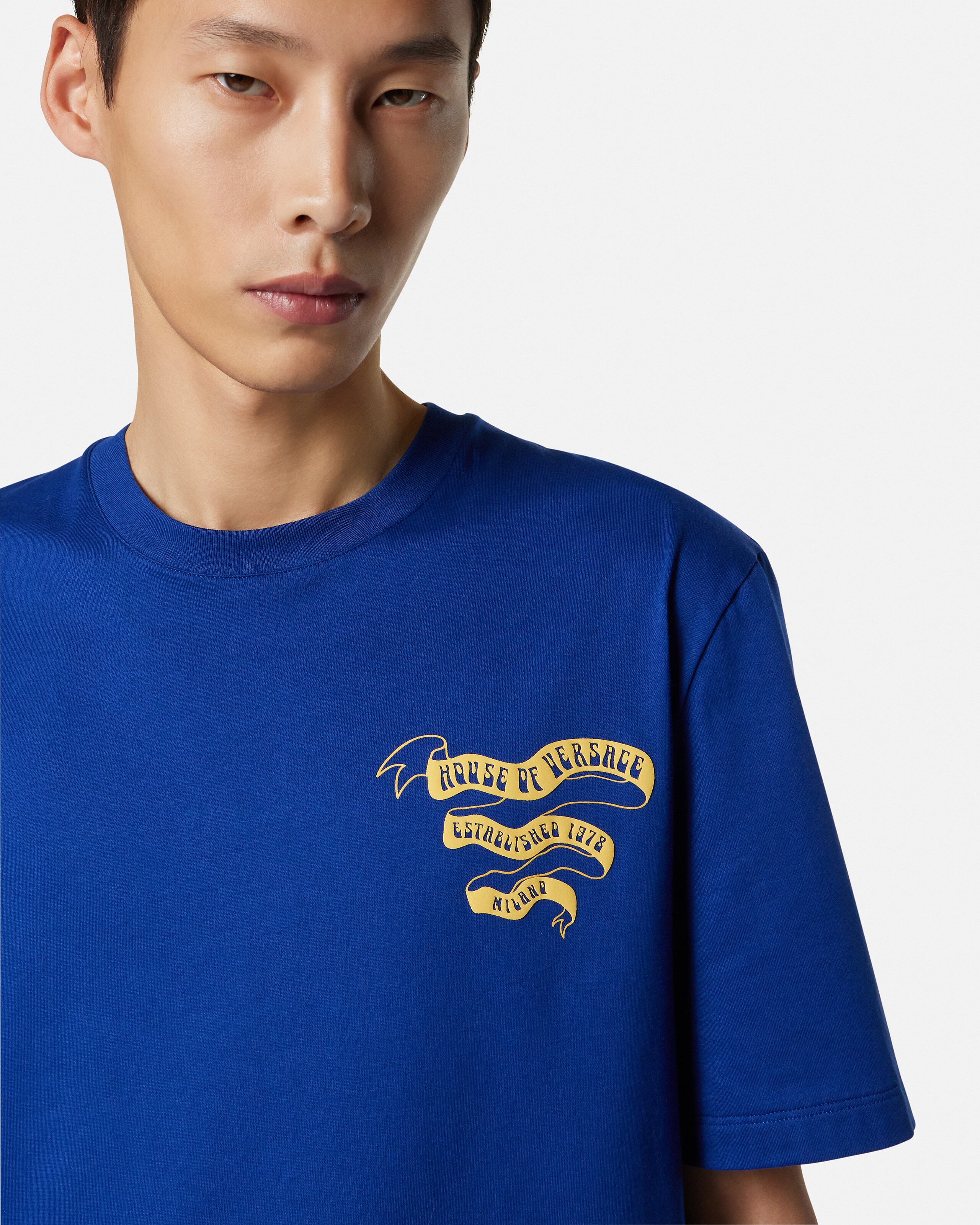 プリント コットンジャージー レギュラー Tシャツ ブラック | VERSACE JP