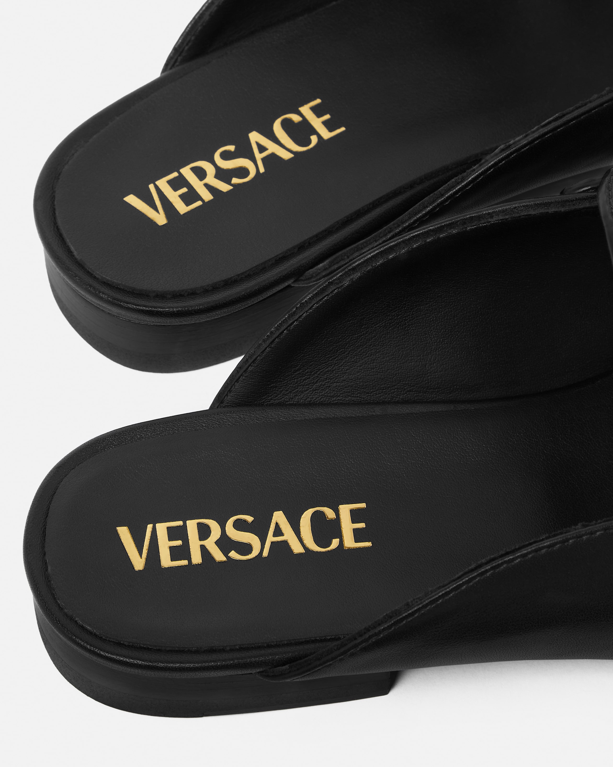ジャンニヴェルサーチ メデューサ レザー レースアップシューズ メドゥーサ レザー シューズ | VERSACE JP