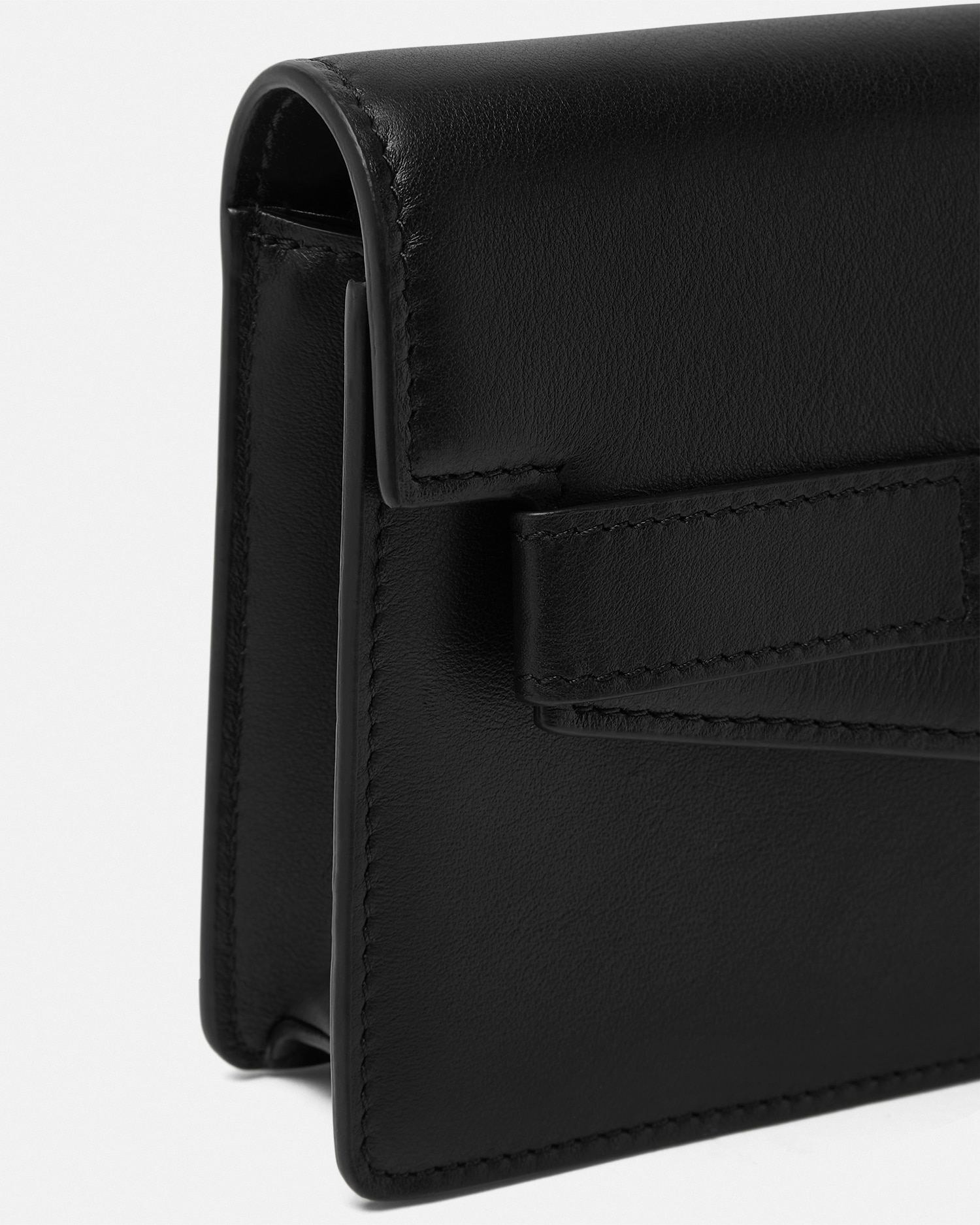 国内発送【VERSACE】 メデューサ95レザークラッチ Medusa '95 Clutch Black,Gold | VERSACE US