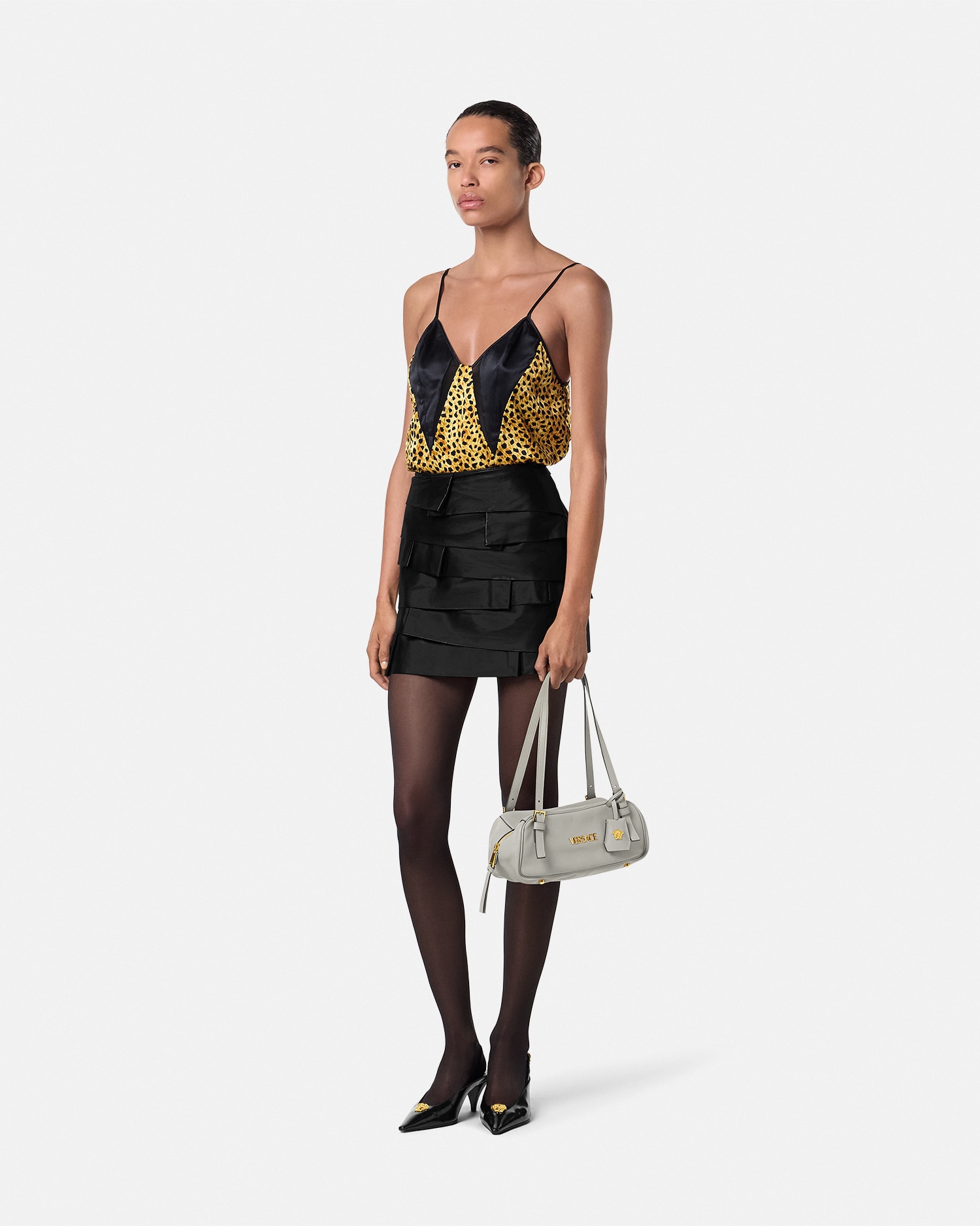 VERSACE 10189811A136161PS10 関税送料込 ヴェルサーチェ ジーンズクチュール メンズ スニーカー VERSACE