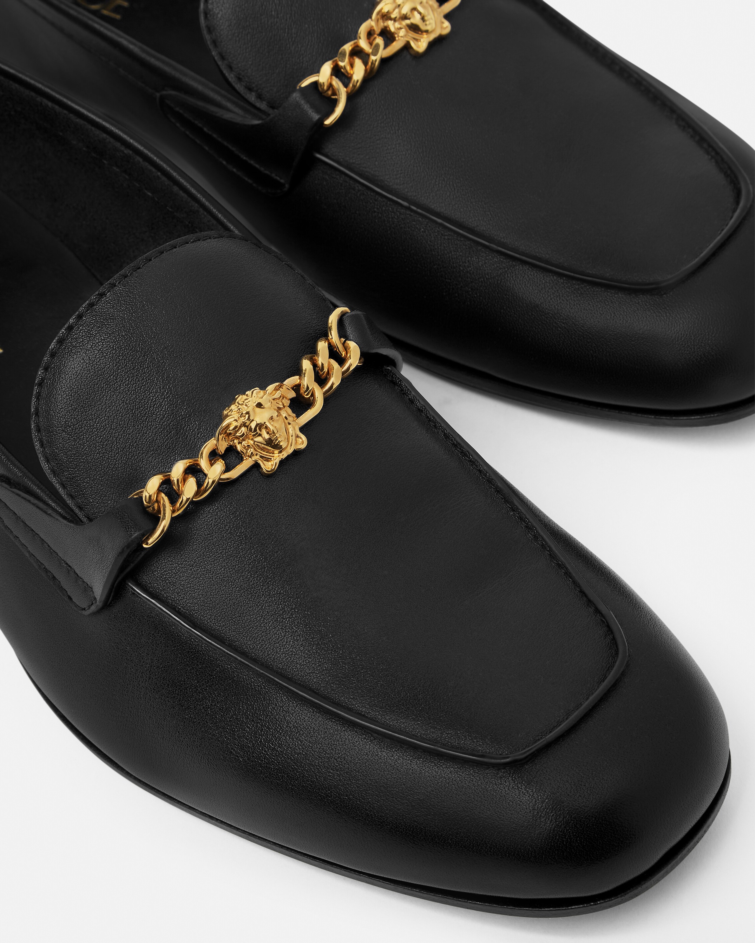 VERSACE メドゥーサロゴ　ブラック×ゴールド　ローファー　37サイズ メドゥーサ レザー ローファー ブラック,ゴールド | VERSACE JP
