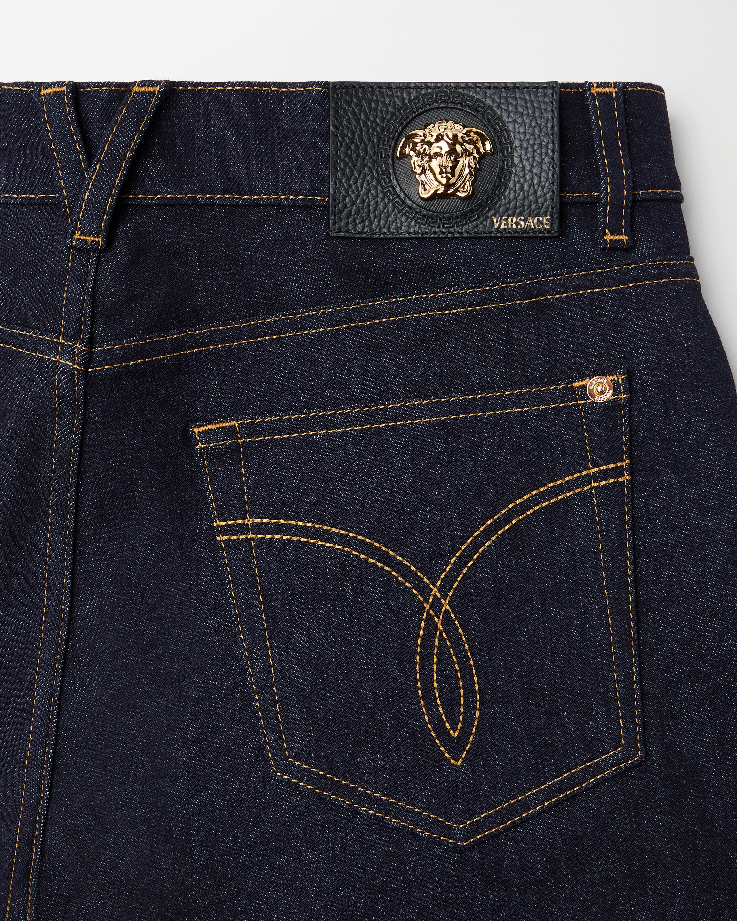 美品】VERSACE メドゥーサハードウェア スリムフィットジーンズ 32