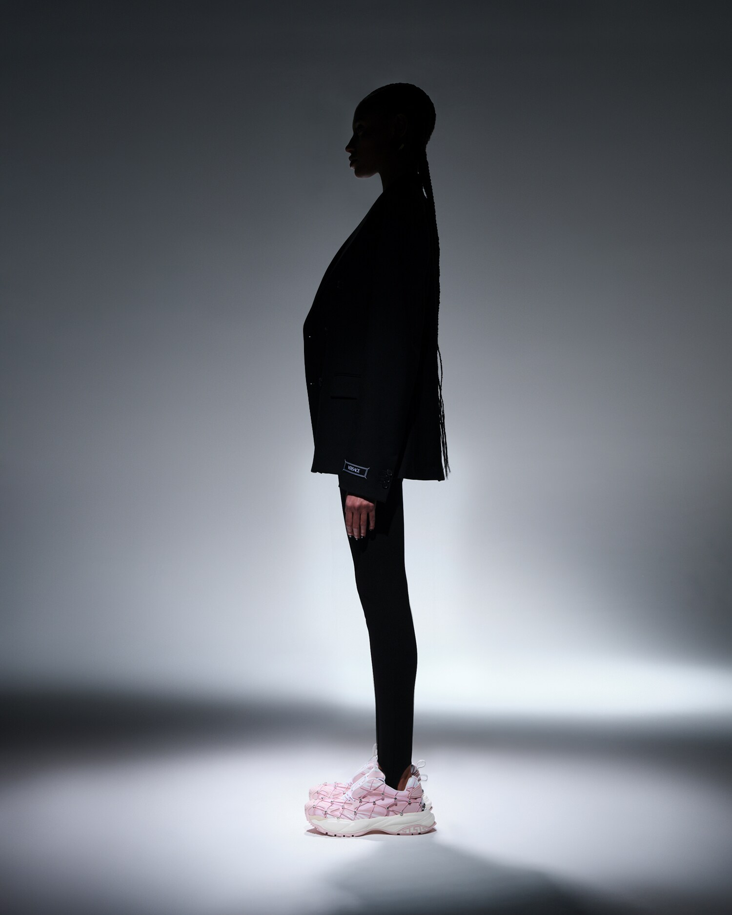 VERSACE ピンクと黒のレギンス 38 ヴェルサーチェ マーキュリー M_VS_02 装飾付き スニーカー ピンク