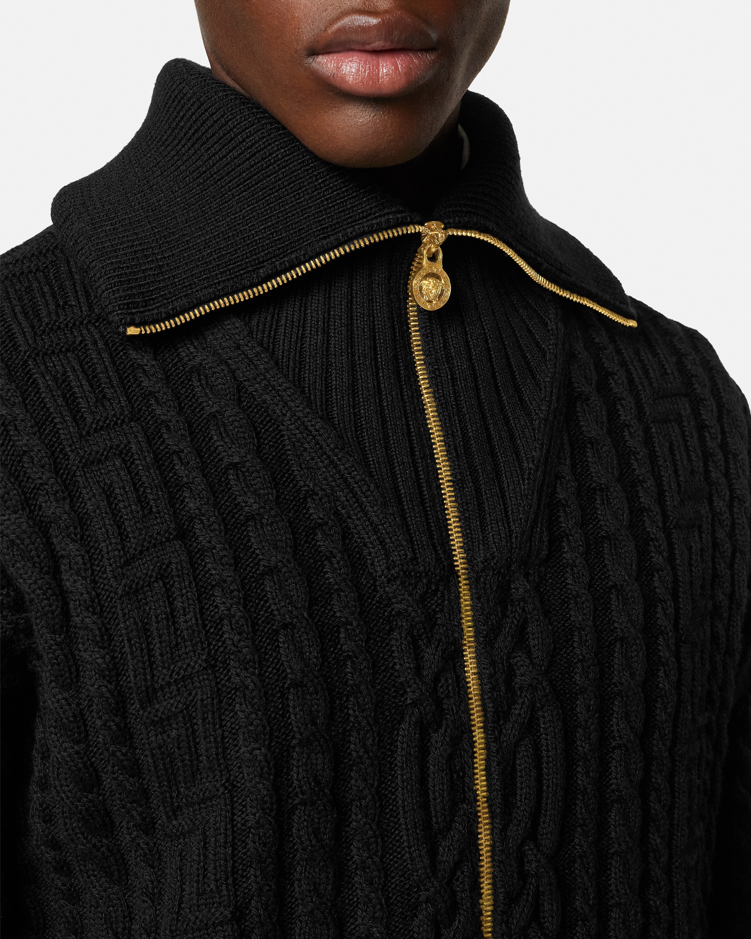 刺繍入り ウール ニット ジッパー セーター ブラック | VERSACE JP