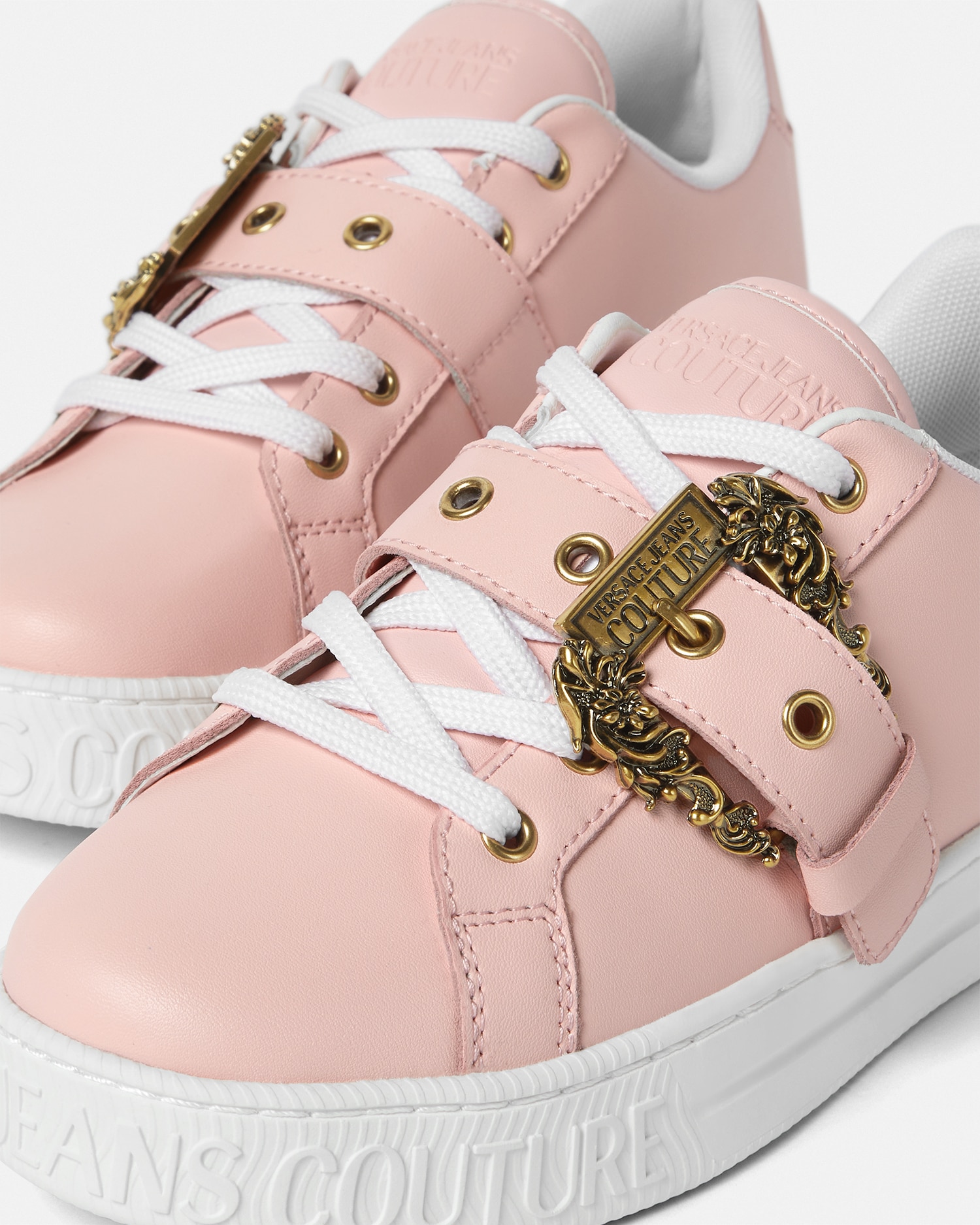 ★VERSACE★バロックバックルコート88スニーカー バロック バックル コート 88 スニーカー | VERSACE JP